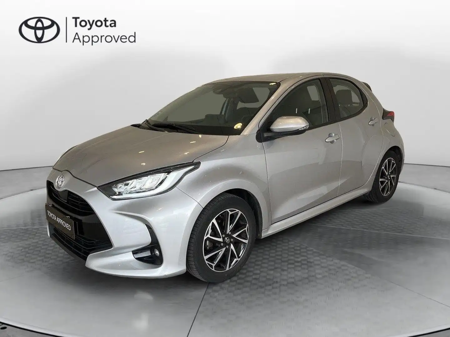 Toyota Yaris 1.0 5 porte Trend Срібний - 1