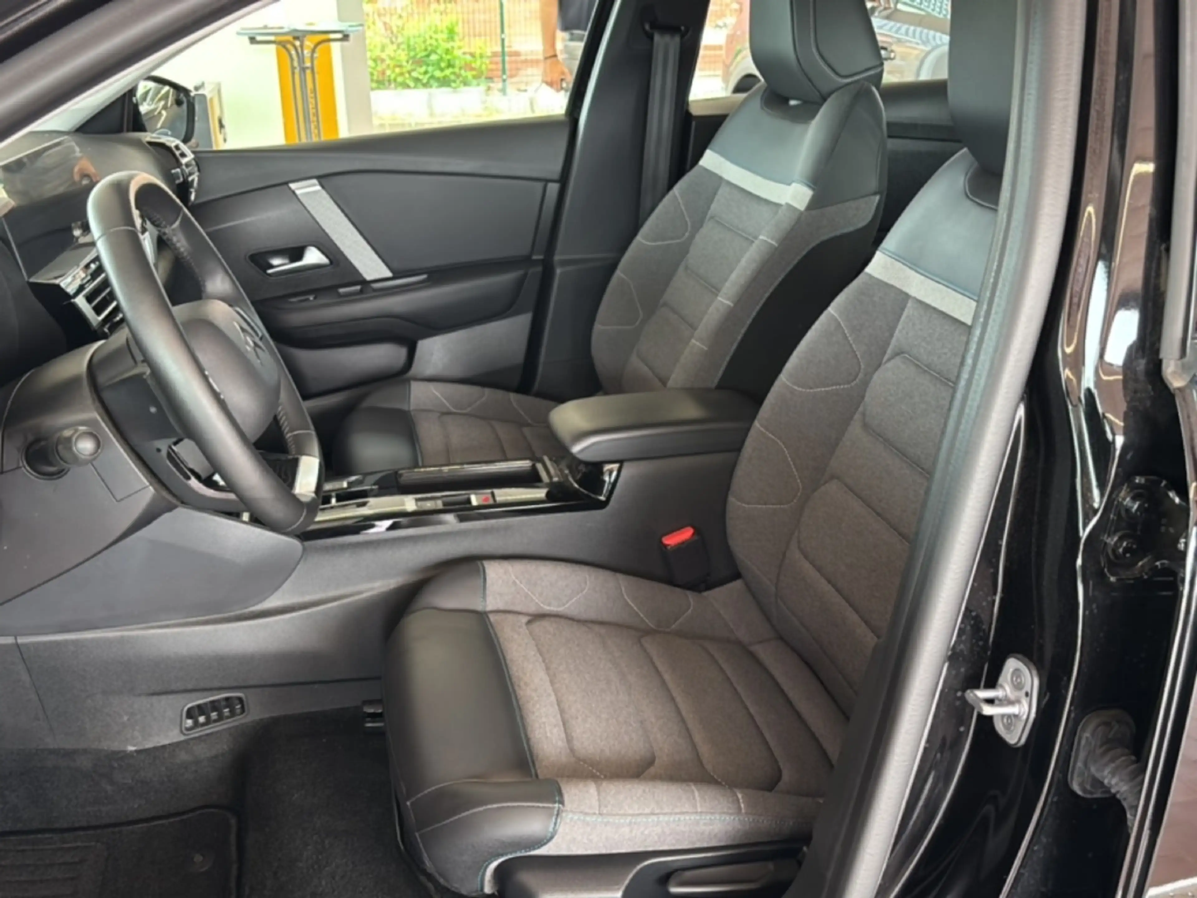 Citroen E-C4 Electric Feel 11kw Charger Tempomat PDC — photo 13