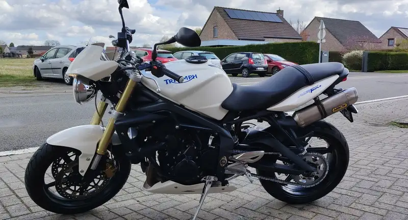 Triumph Street Triple 675 - foto 2