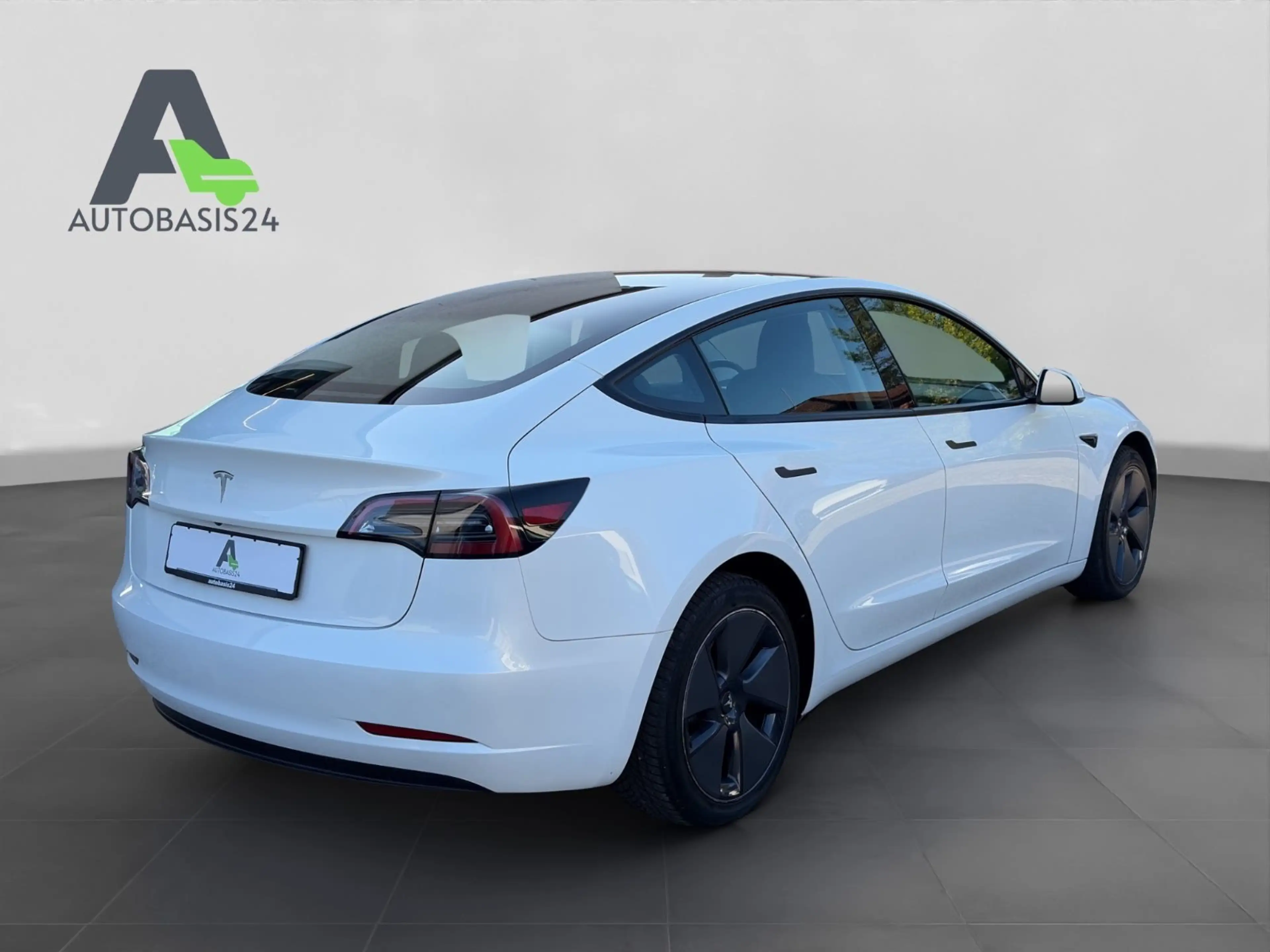 Tesla Model 3 RWD Standard Range Plus *1.Hand* — photo 5