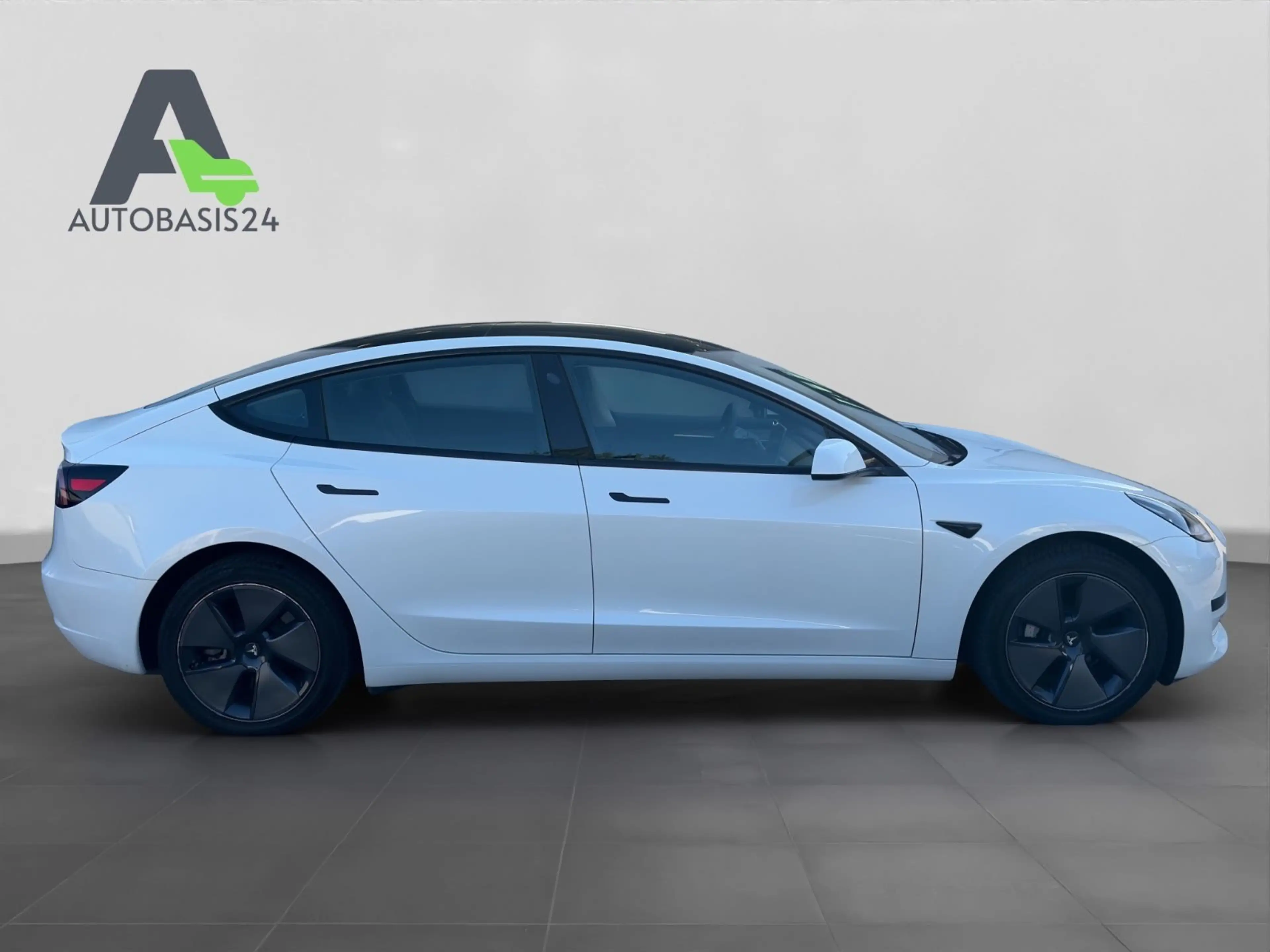 Tesla Model 3 RWD Standard Range Plus *1.Hand* — photo 6