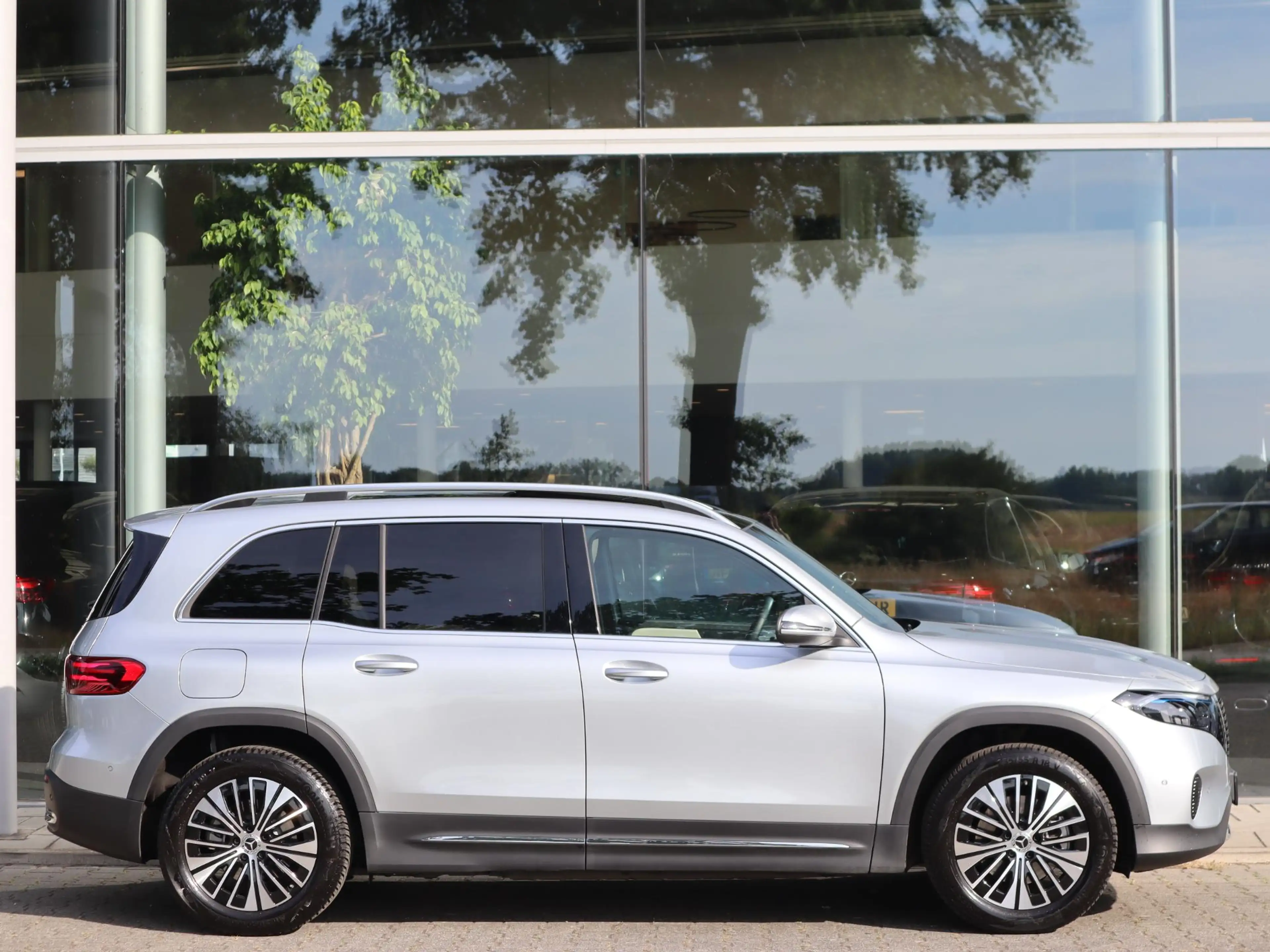 Mercedes-Benz EQB 250 250+ Business Solution 71 kWh — photo 5