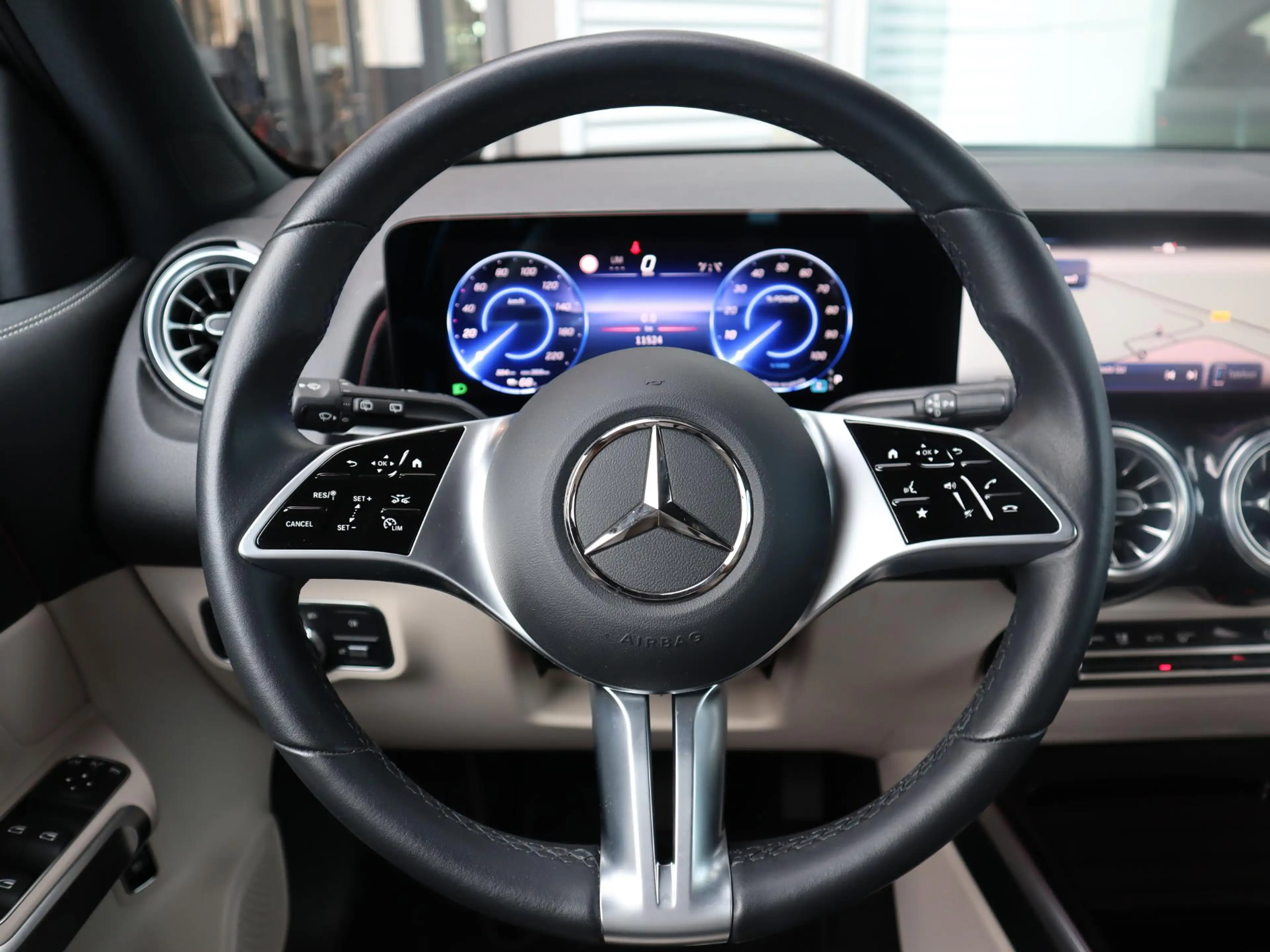 Mercedes-Benz EQB 250 250+ Business Solution 71 kWh — photo 14