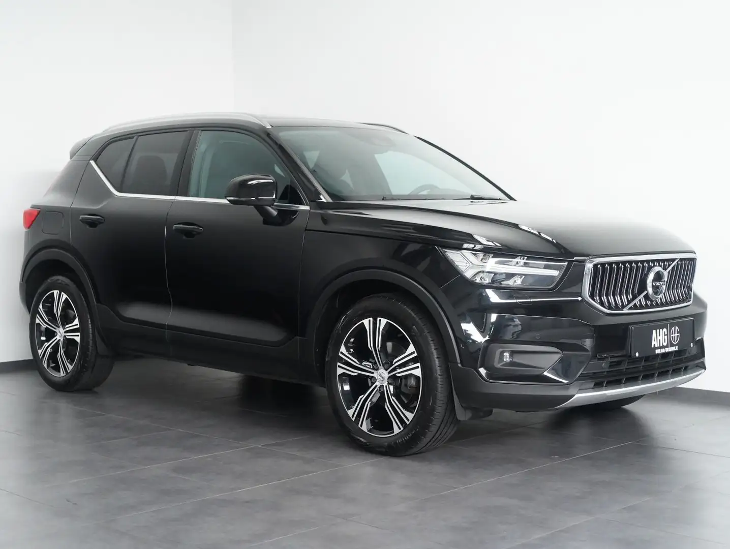 Volvo XC40 D3 Inscription LED/NAVI/PANO/LEDER/360° Noir - 2