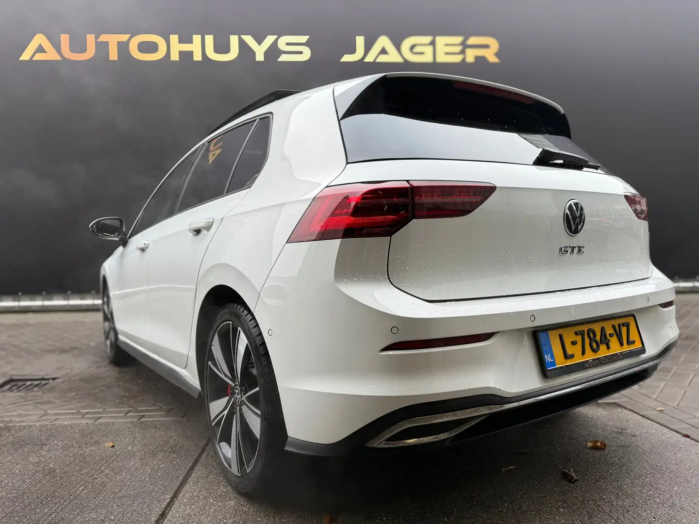 Volkswagen Golf GTE 1.4 eHybrid PANO / HEAD UP / VOL Wit - 2