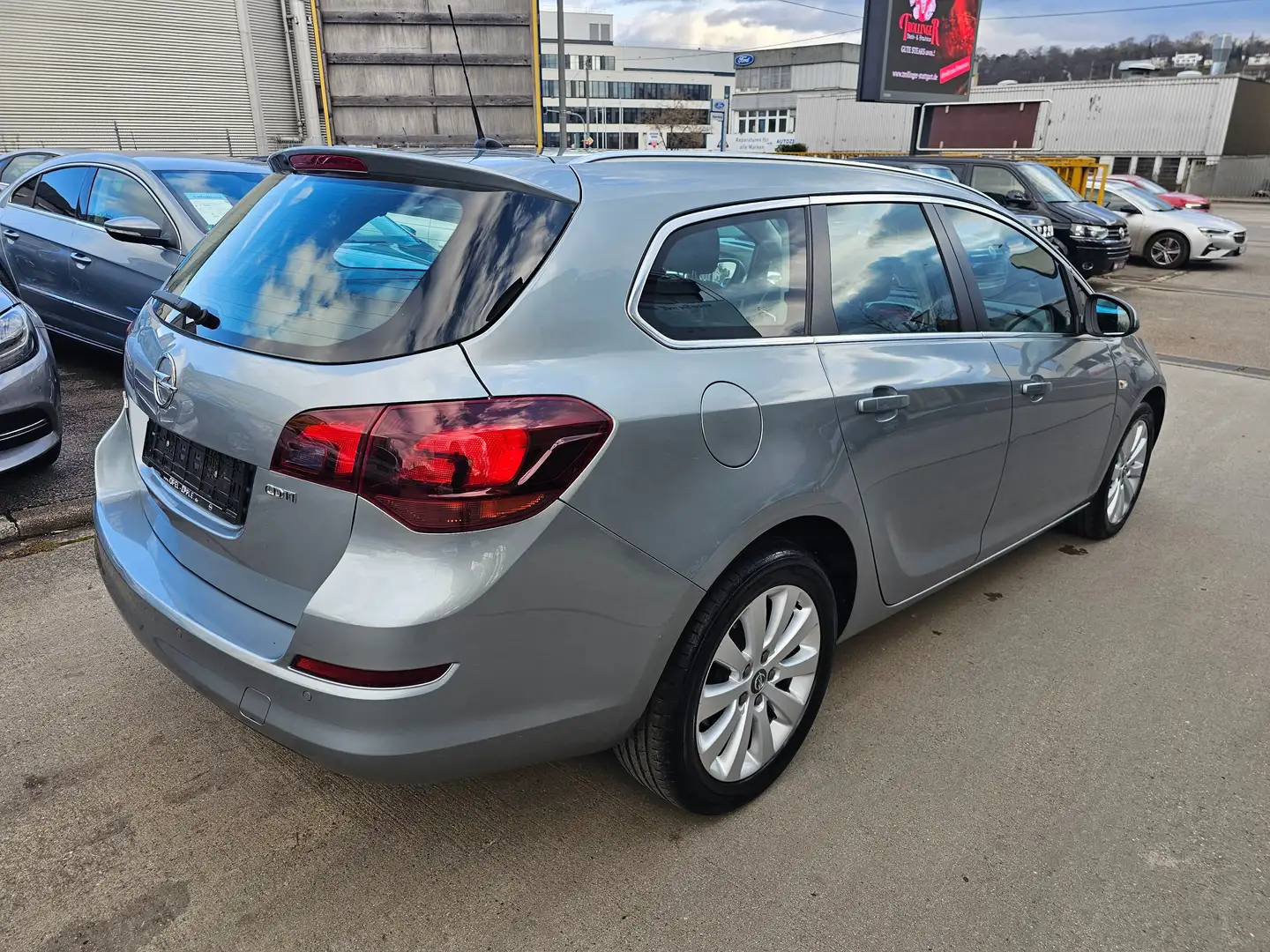 Opel Astra Innovation Automatik Grau - 1