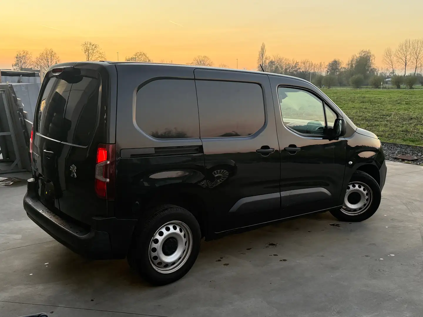 Peugeot Partner Partner 1.6 BlueHDi 100 L1 EHZ Premium Noir - 2