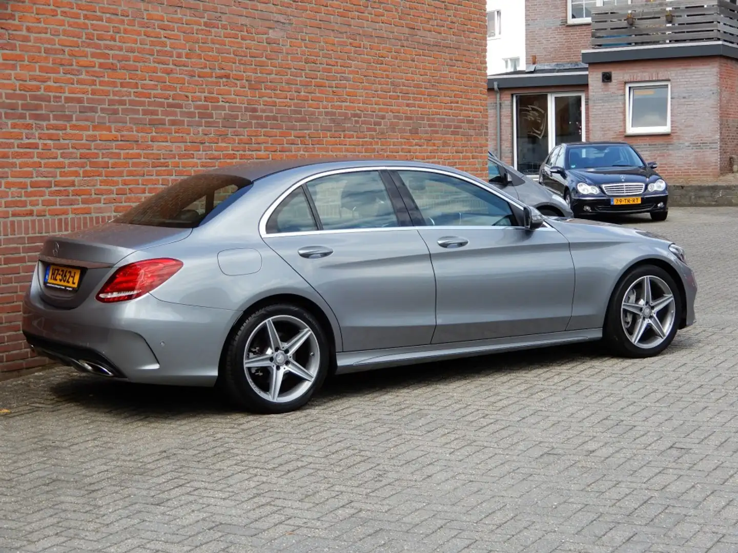 Mercedes-Benz C 180 180 AMG LINE leer 64.000km Grijs - 2