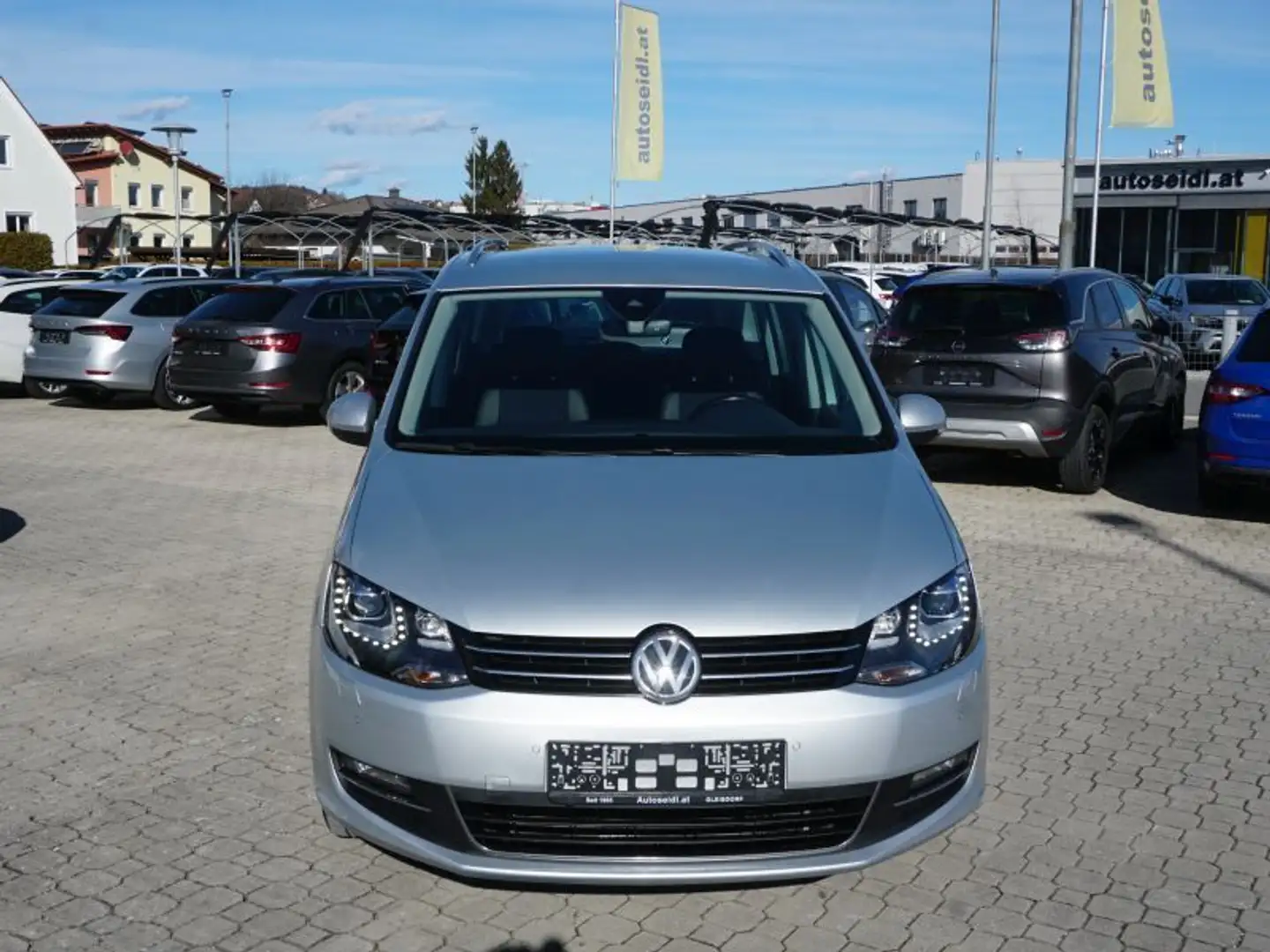 Volkswagen Sharan Business+ SCR 2,0 TDI *LEDER+NAVI+XENON* Silber - 2