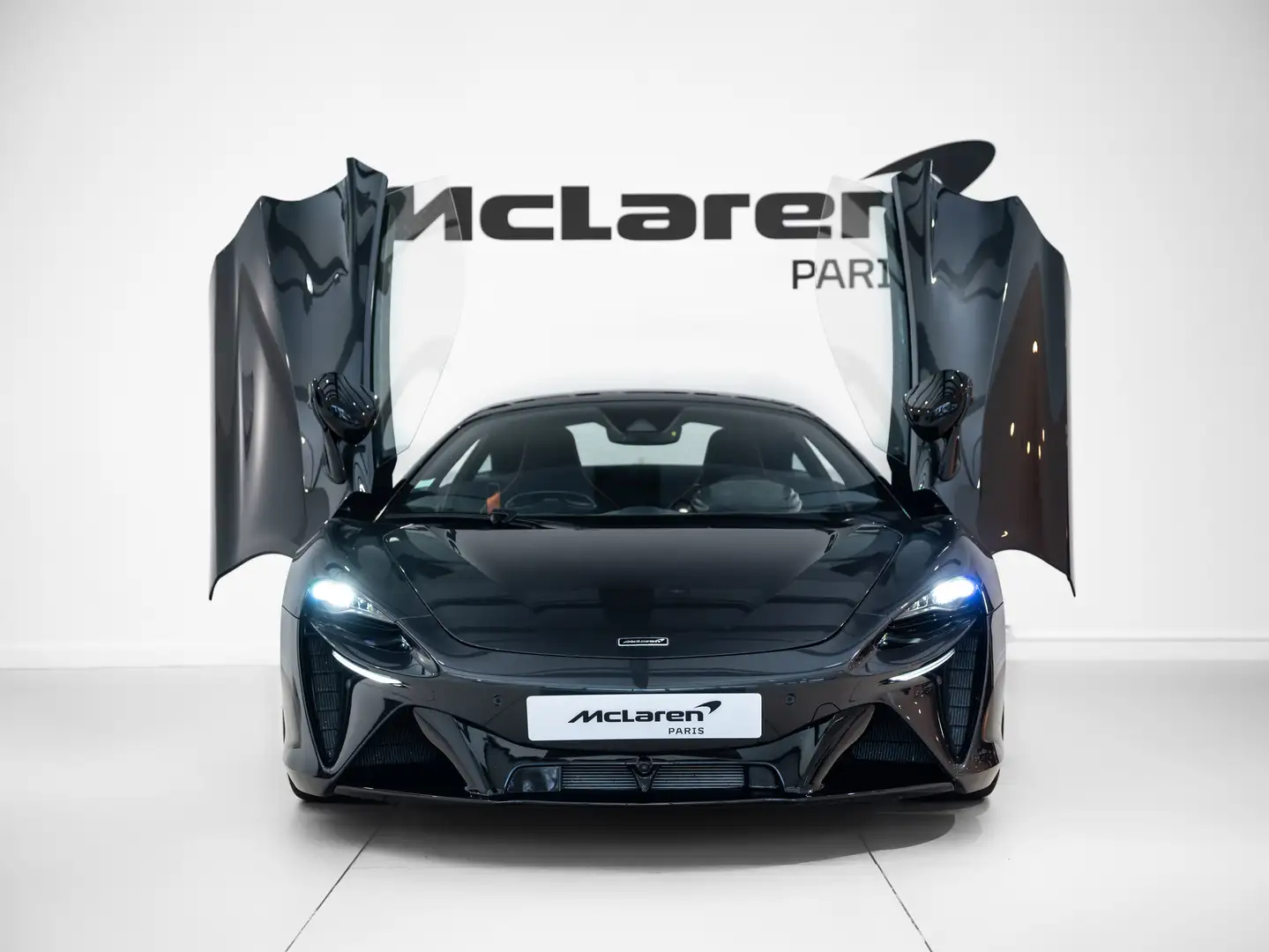 McLaren Artura Grey - 2