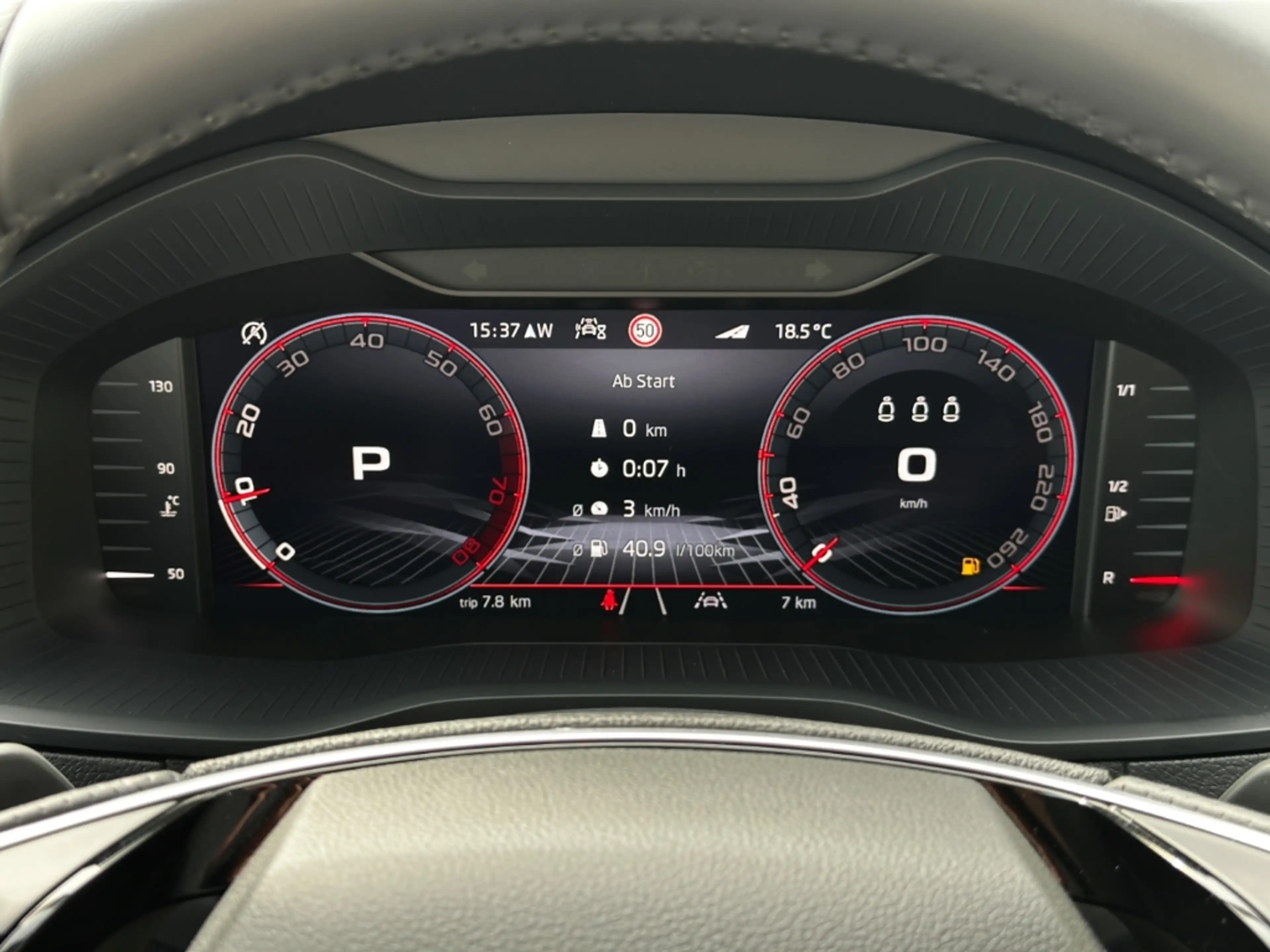 Skoda Karoq 1.5 TSI DSG Sportline 360° ACC Canton Shz LED PDC — photo 10