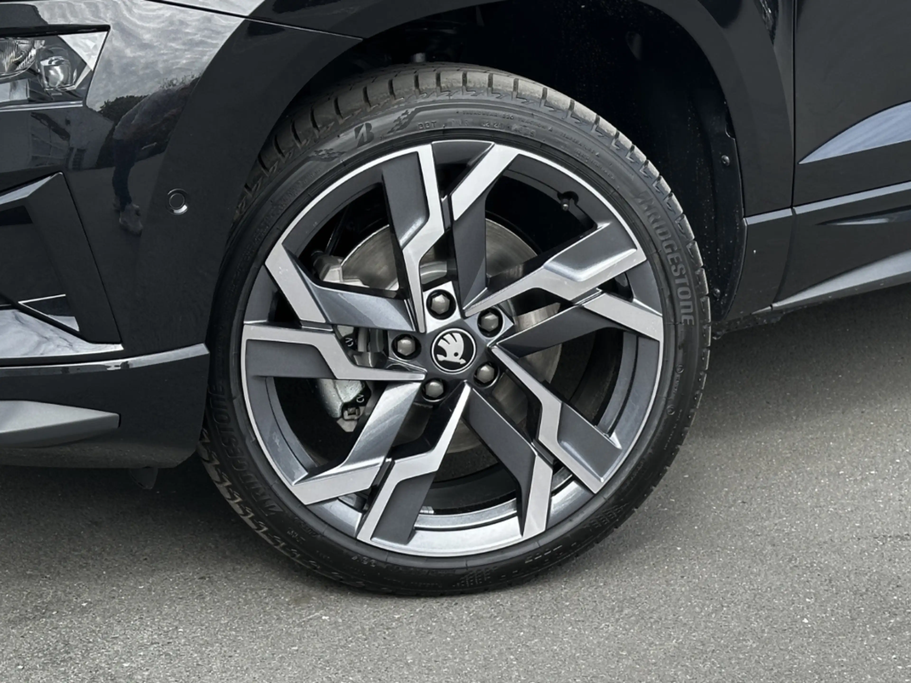 Skoda Karoq 1.5 TSI DSG Sportline 360° ACC Canton Shz LED PDC — photo 5