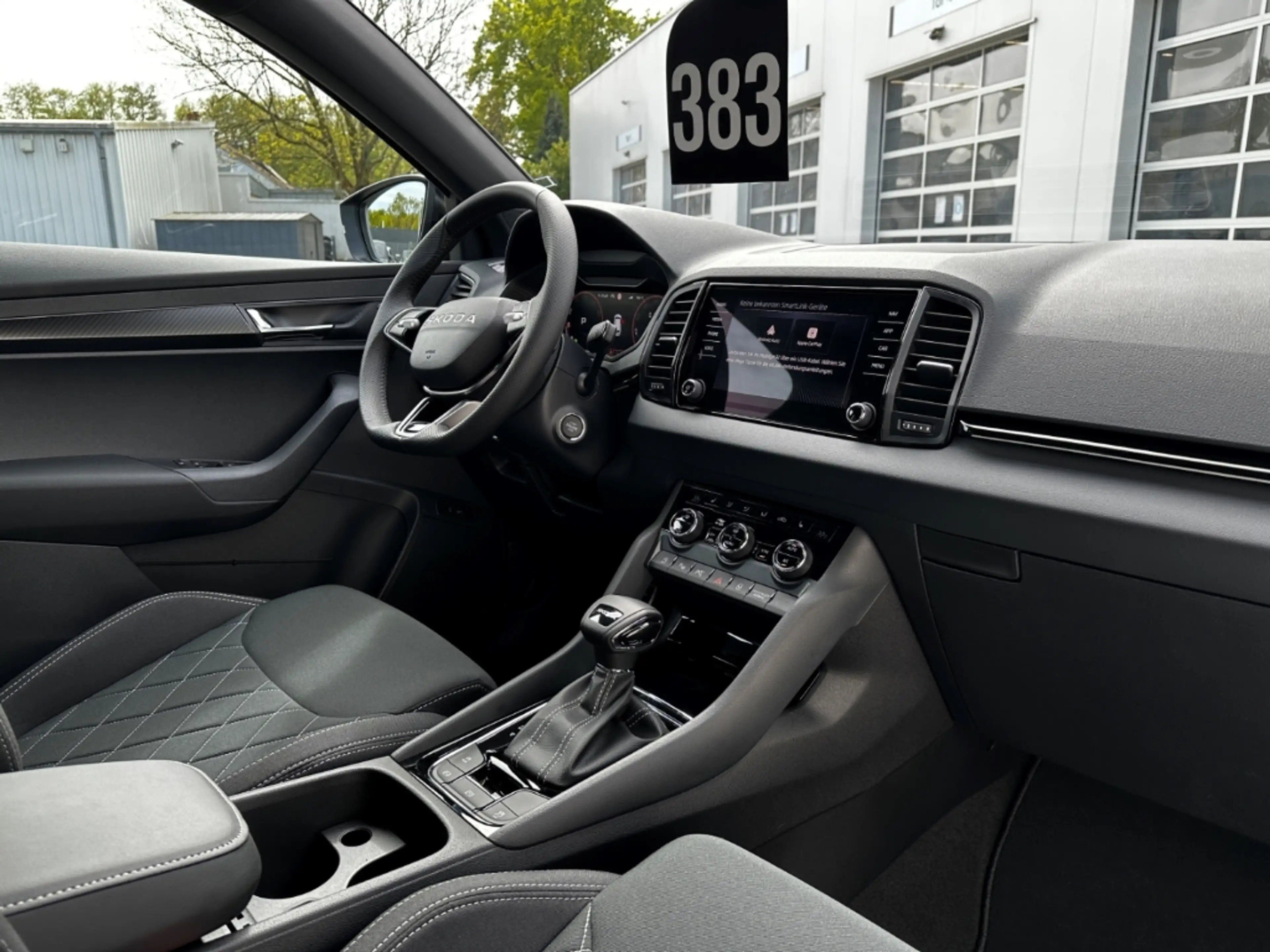Skoda Karoq 1.5 TSI DSG Sportline 360° ACC Canton Shz LED PDC — photo 6