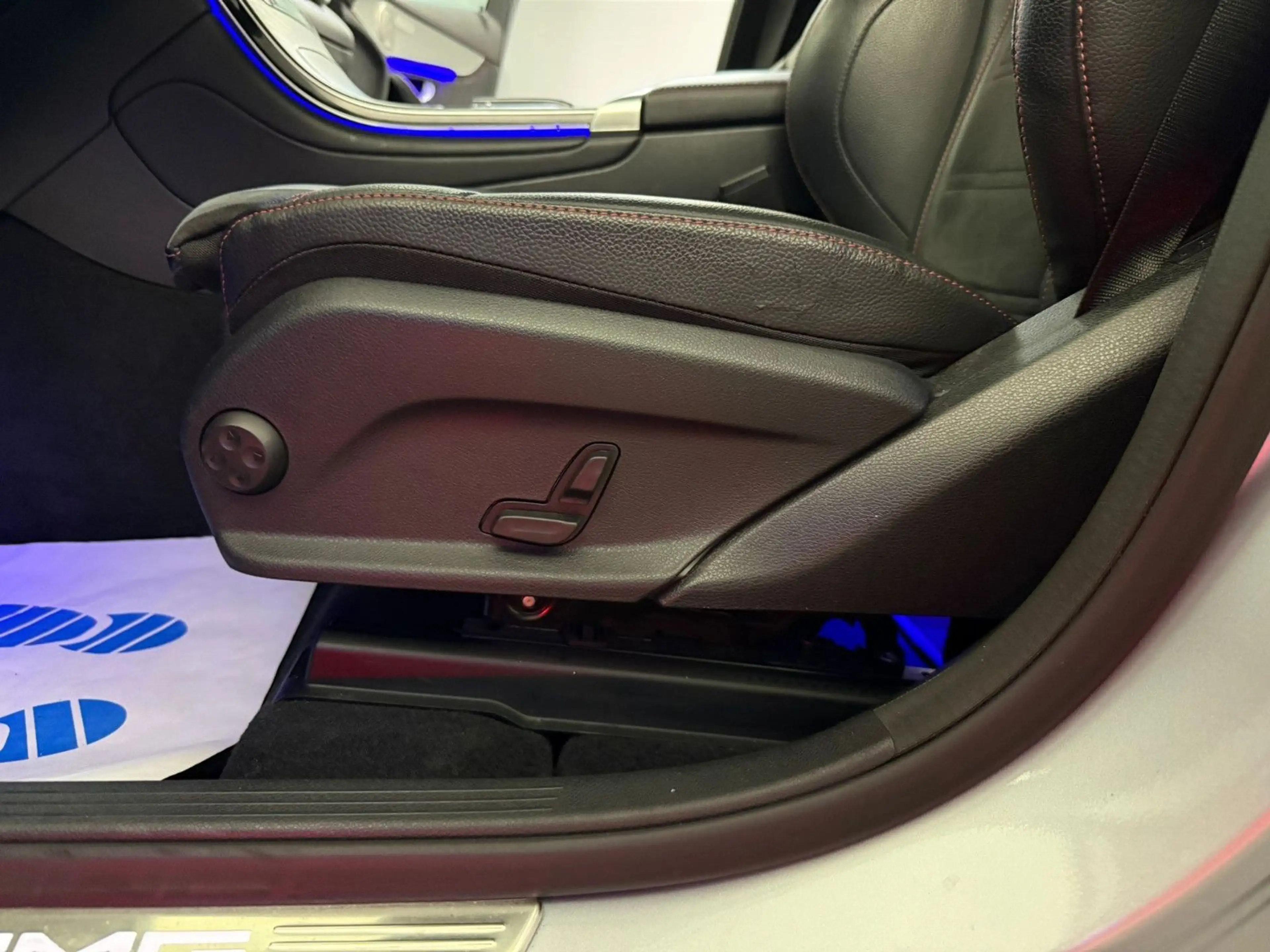 Mercedes-Benz GLC 43 AMG PANO*WIDE*BURM*20Z*LED*AIRM*PERF-AGA — photo 13