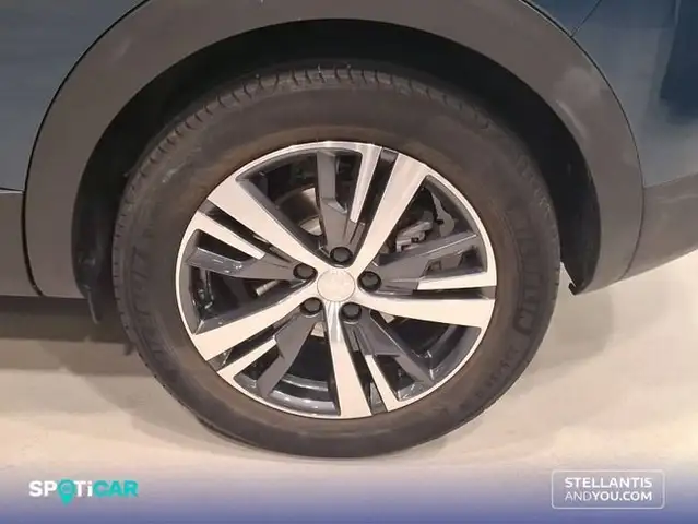 Peugeot 3008 view 11