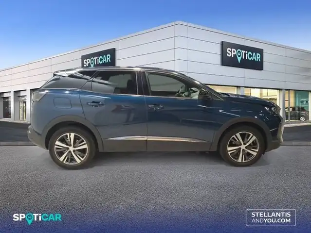 Peugeot 3008 view 4