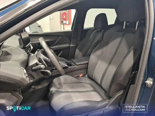 Peugeot 3008 view 9