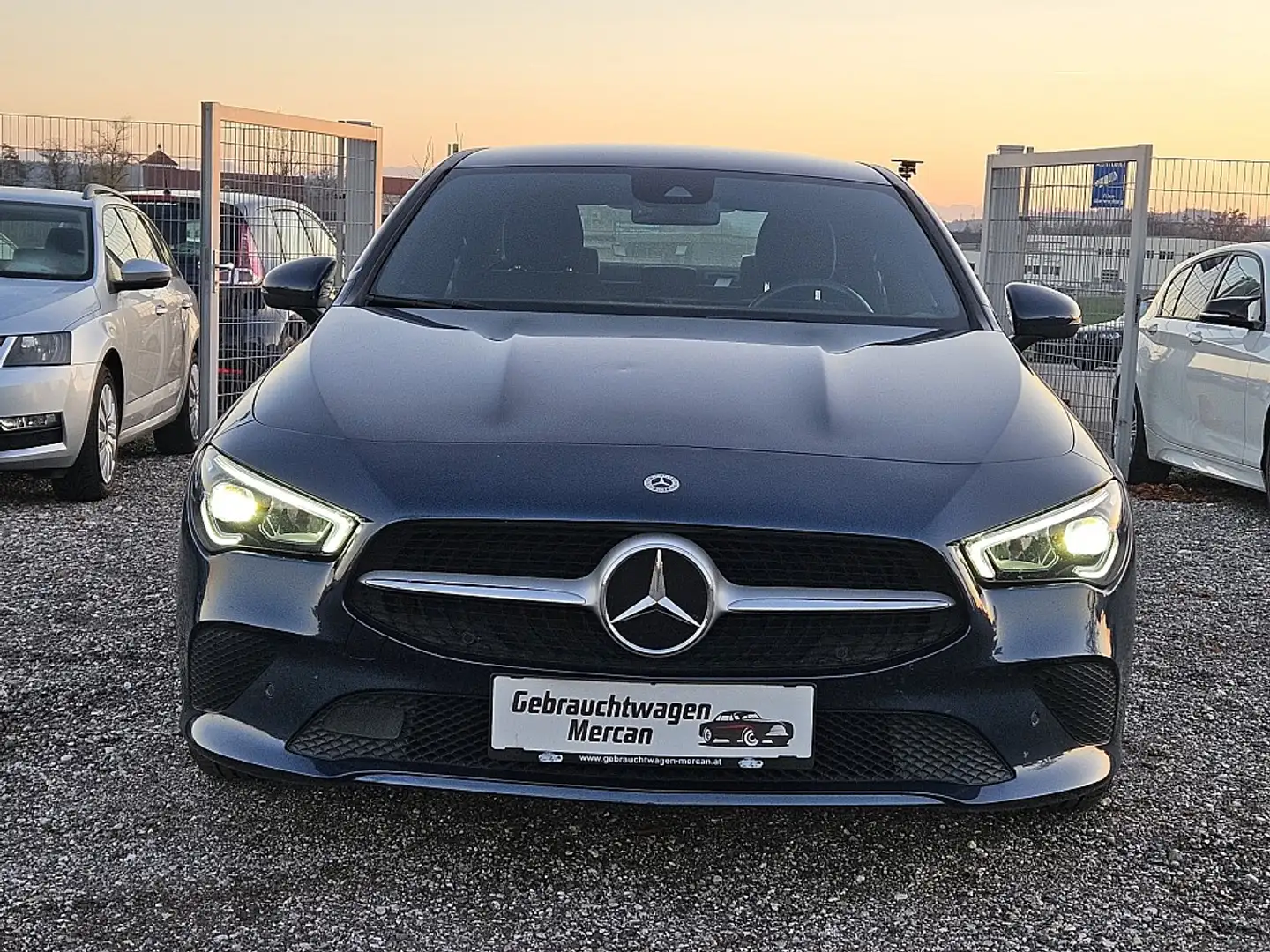 Mercedes-Benz CLA 200 d Aut. Blauw - 2