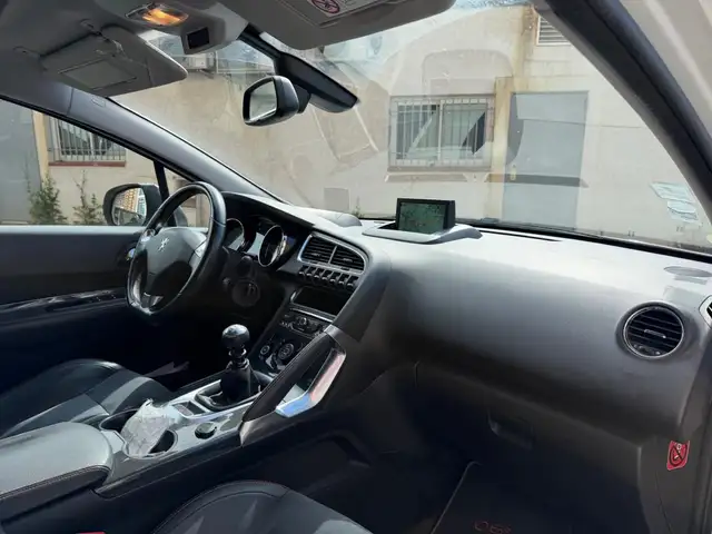 Peugeot 3008 view 11