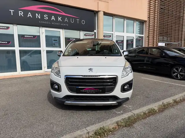 Peugeot 3008 view 2