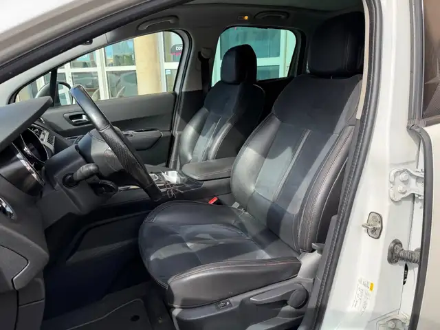 Peugeot 3008 view 10