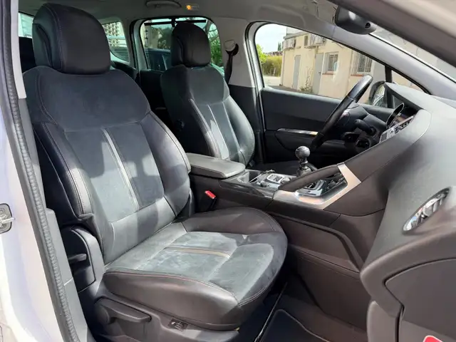 Peugeot 3008 view 12