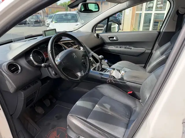 Peugeot 3008 view 9