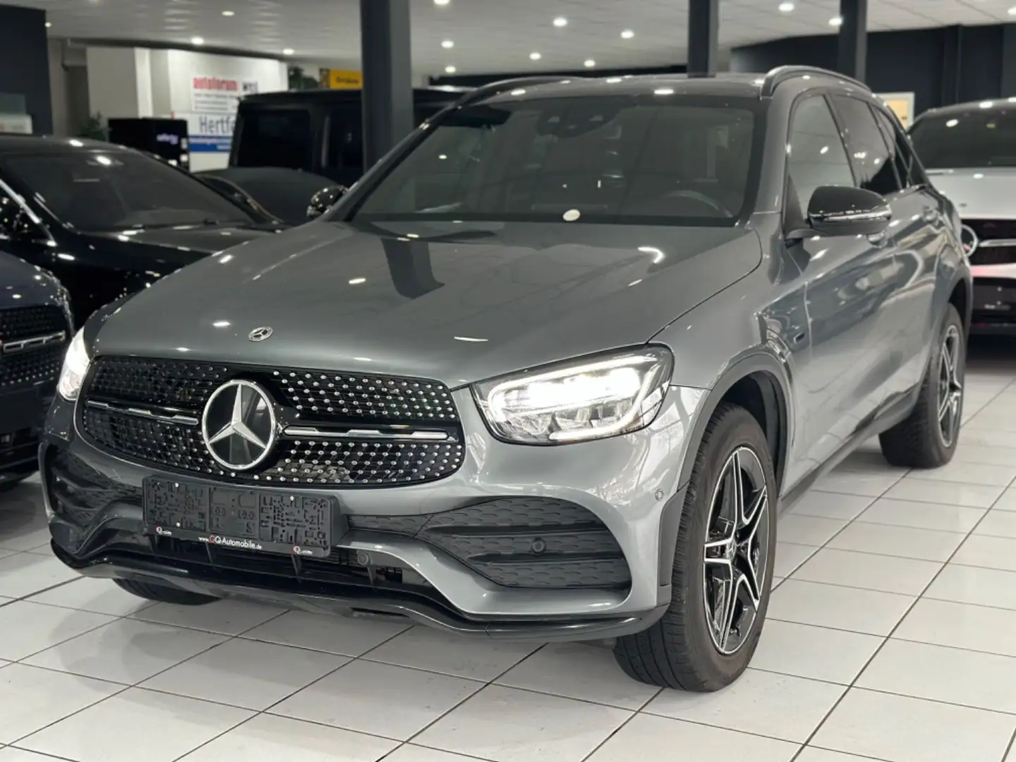 Mercedes-Benz GLC 300 de 4Matic*AMG-LINE*PANO*KAMERA*NIGHT*LED Gris - 1