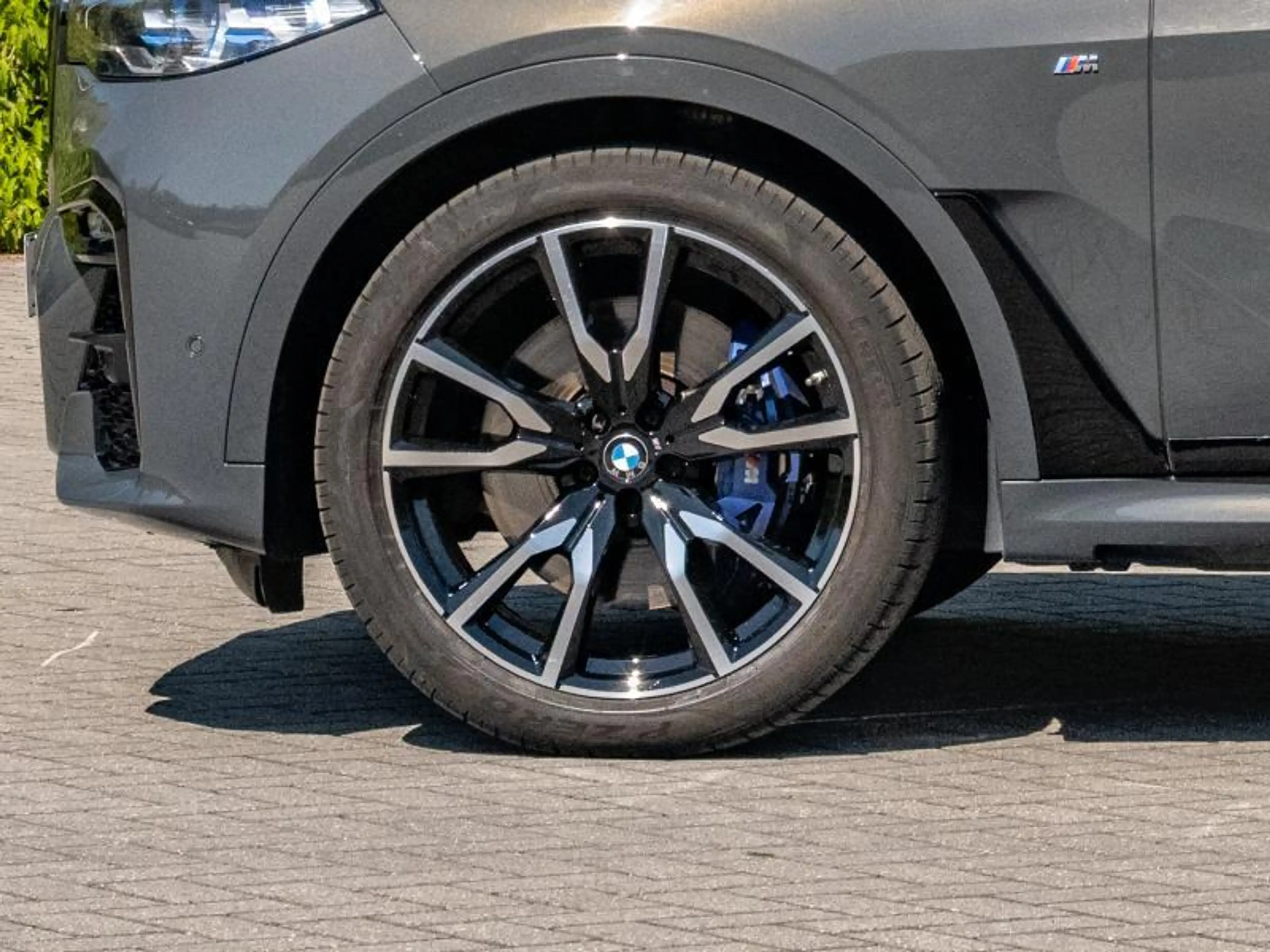 BMW X7 xDrive40d — photo 8