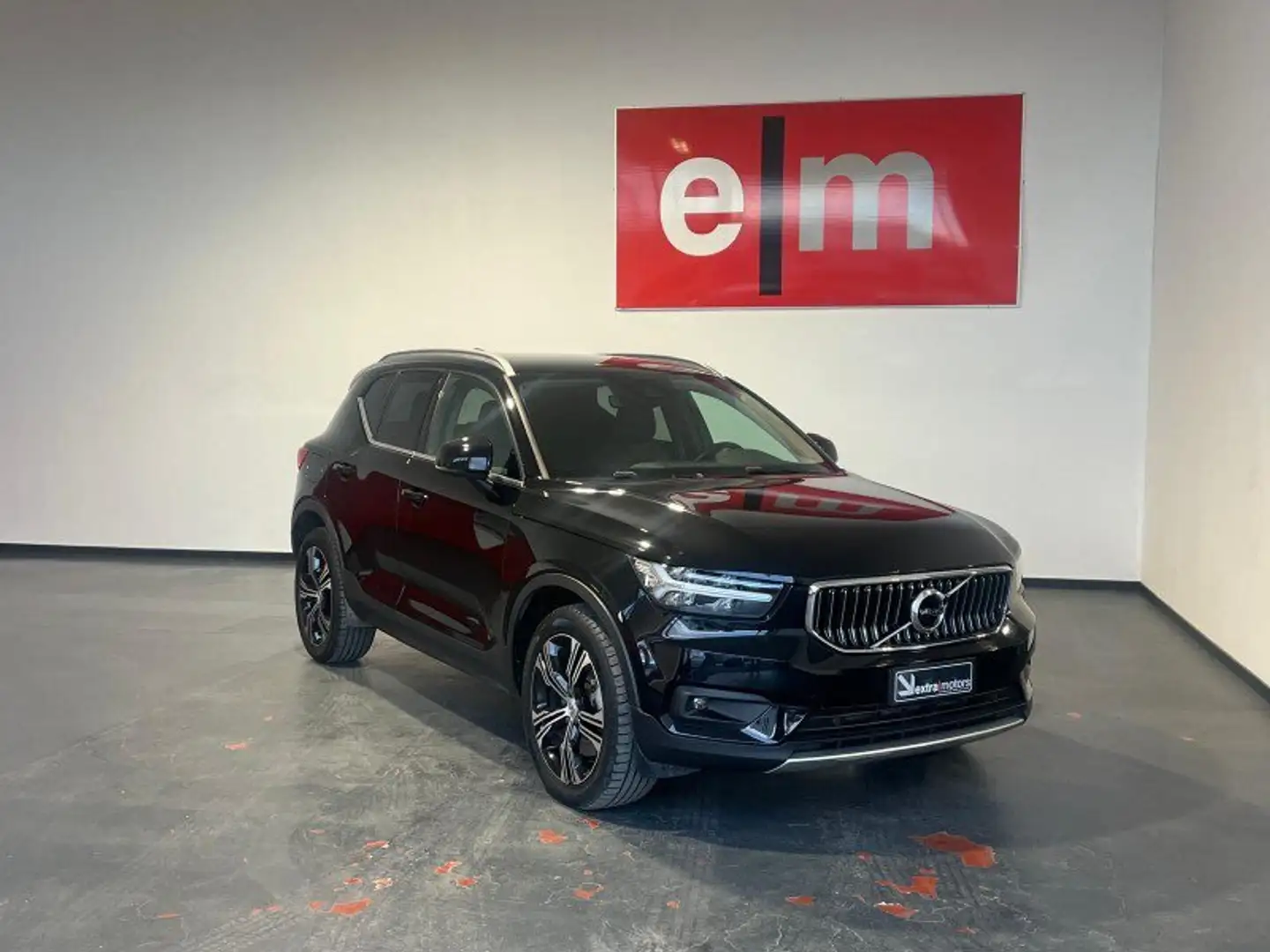 Volvo XC40 T5 RECHARGE PLUG-IN HYBRID INSCRIPTION EXPR. Noir - 2