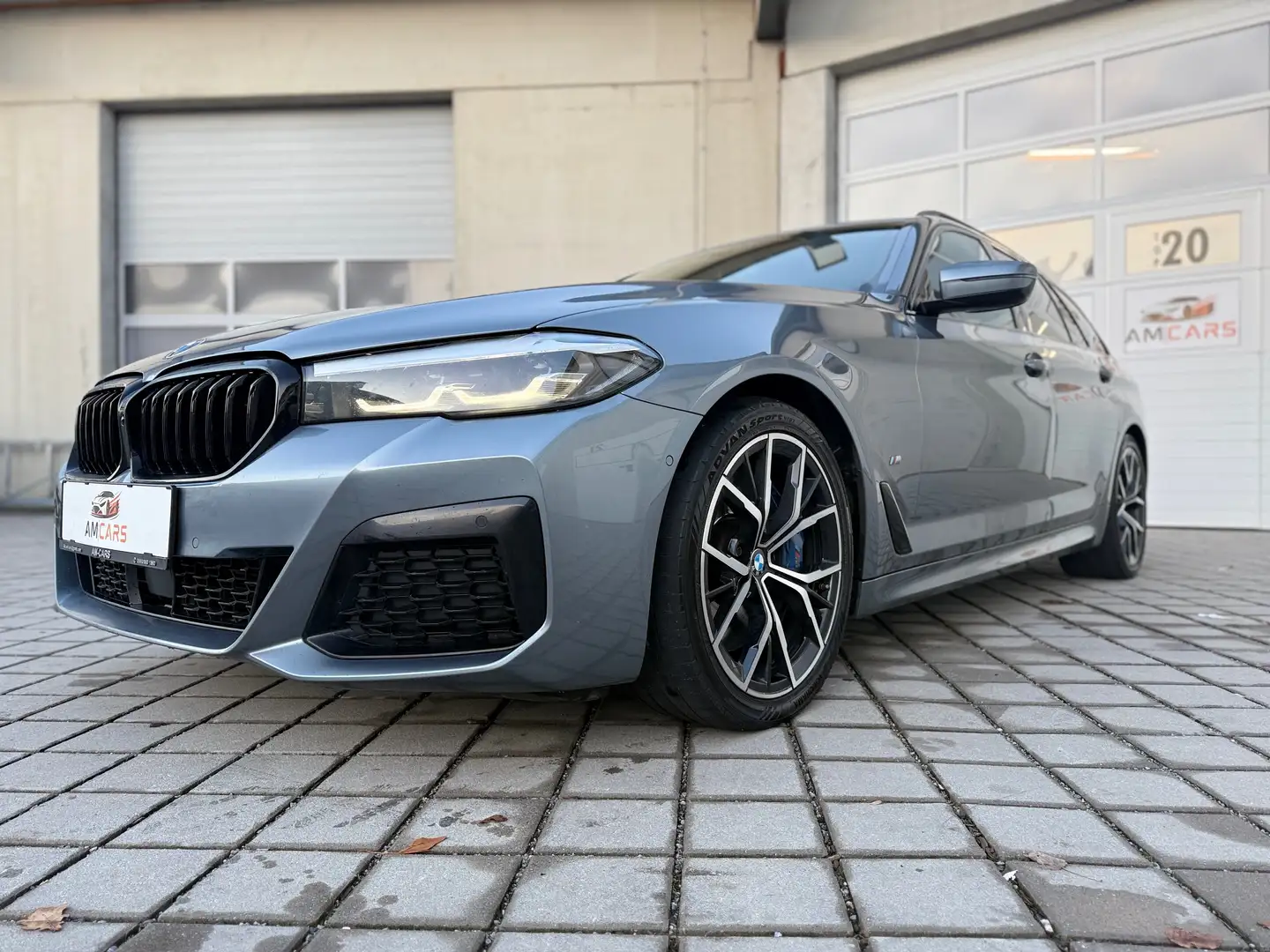 BMW 530 530d 48 V Touring xDrive Aut.  **M- SPORTPAKET** Grau - 1