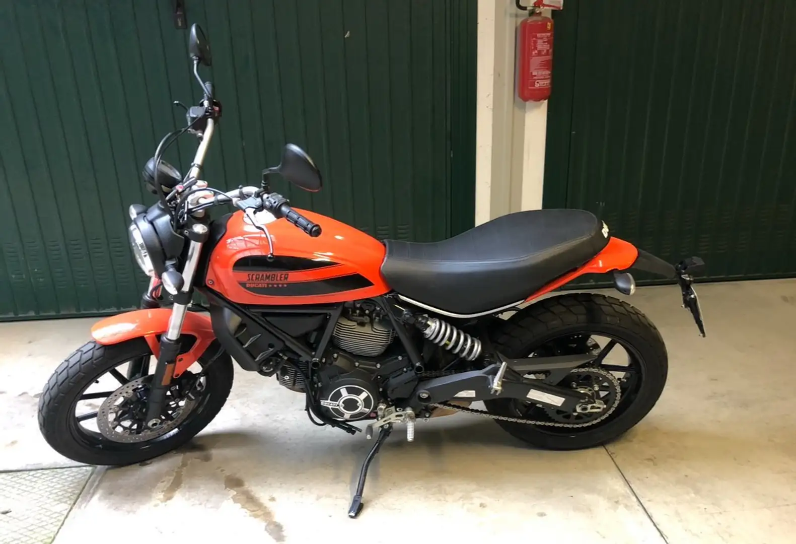 Ducati Scrambler 400 sixty2 Portocaliu - 1