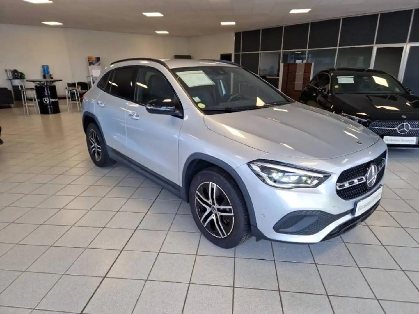 Mercedes-Benz GLA 200 200 d 150ch Progressive Line 8G-DCT - 2