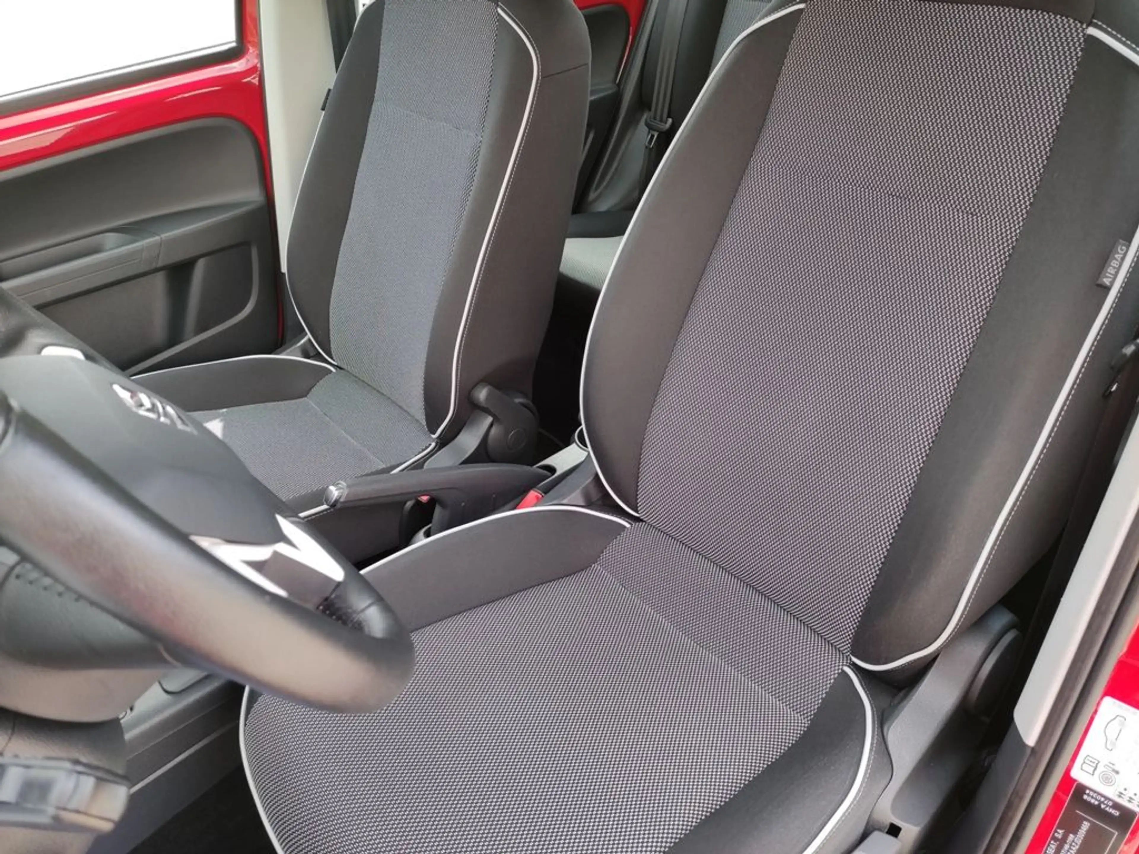 SEAT Mii 1.0 Chic — photo 15