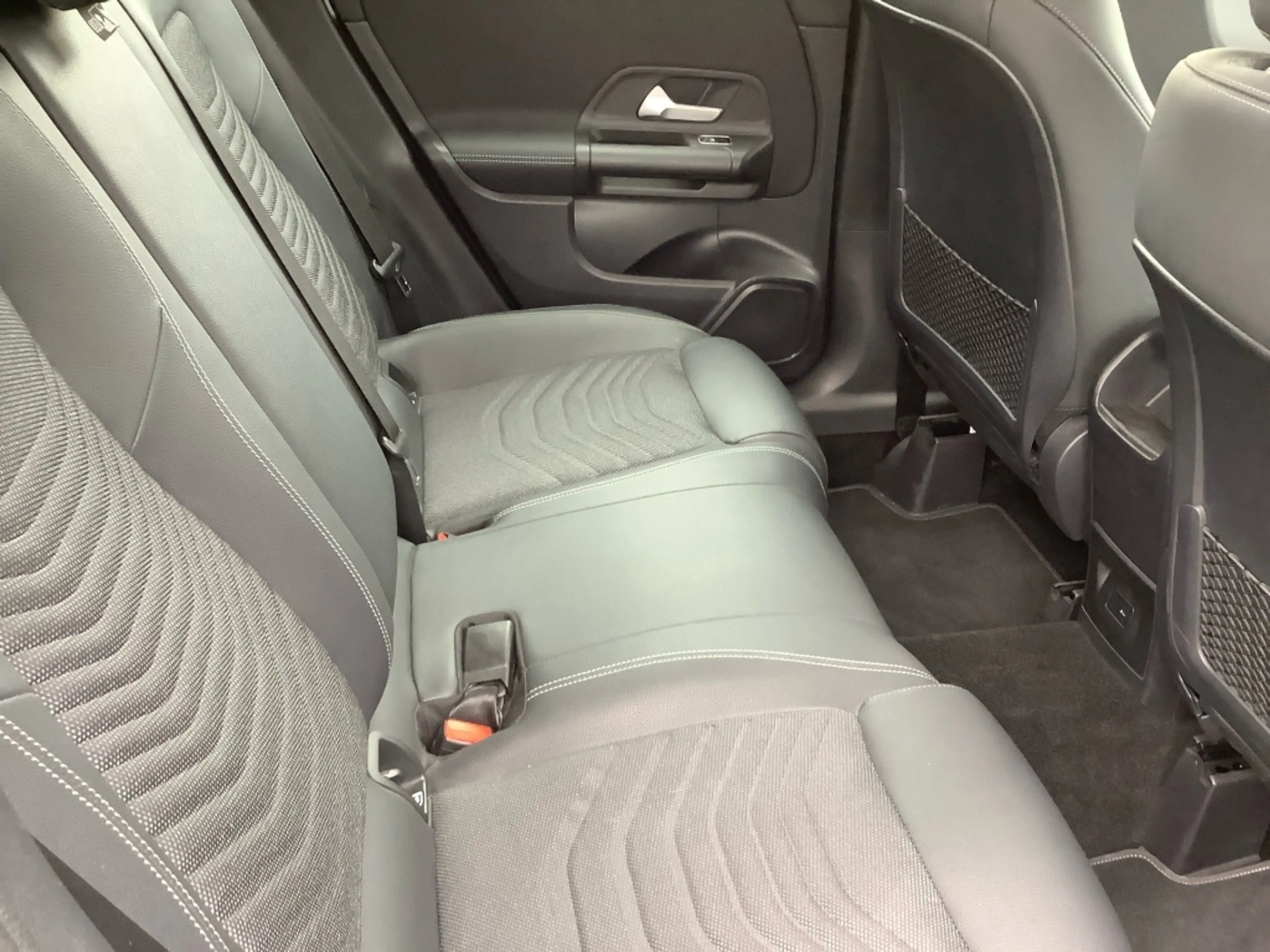 Mercedes-Benz GLA 250 e MBUX+Mbeam+CarPlay+KAMERA+AHK+NAVI+AUT — photo 14
