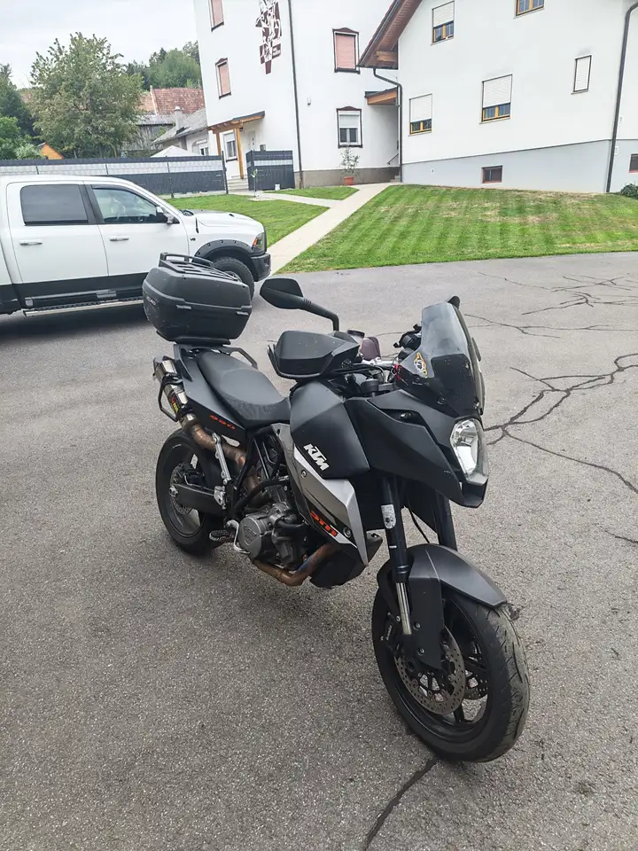KTM 990 Supermoto