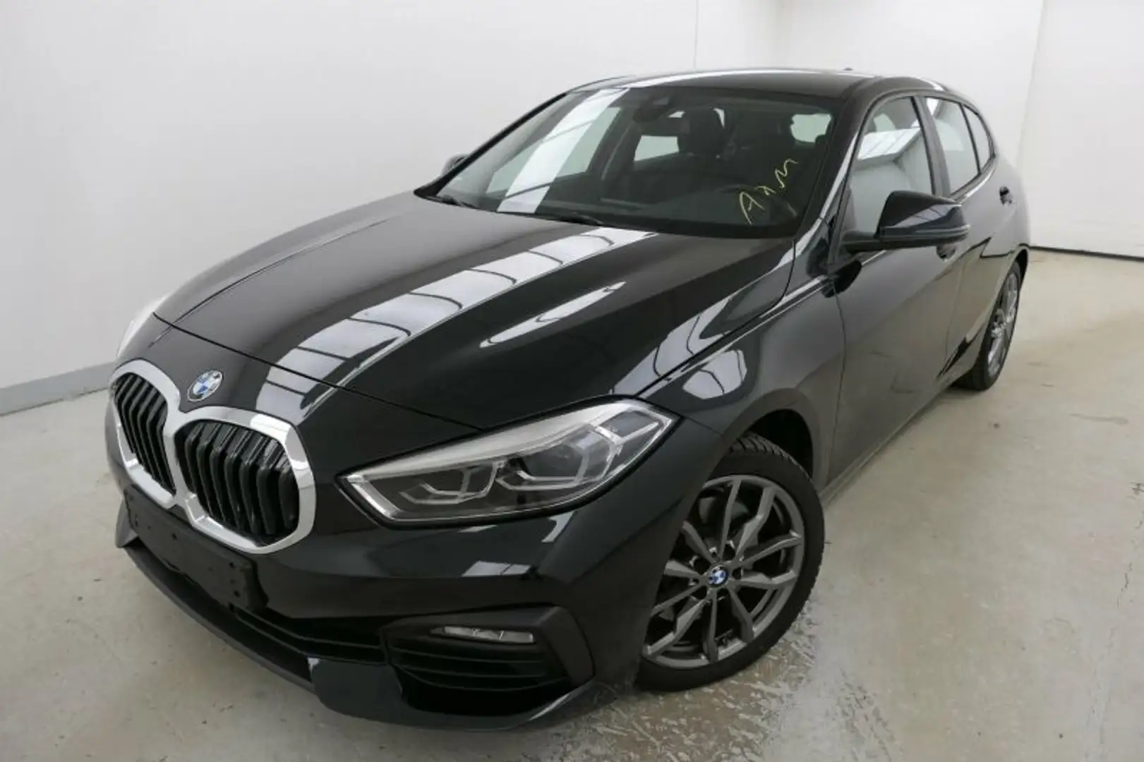 BMW 120 i A Advantage LED DAB Hifi LiveCockpitProfes. Zwart - 1