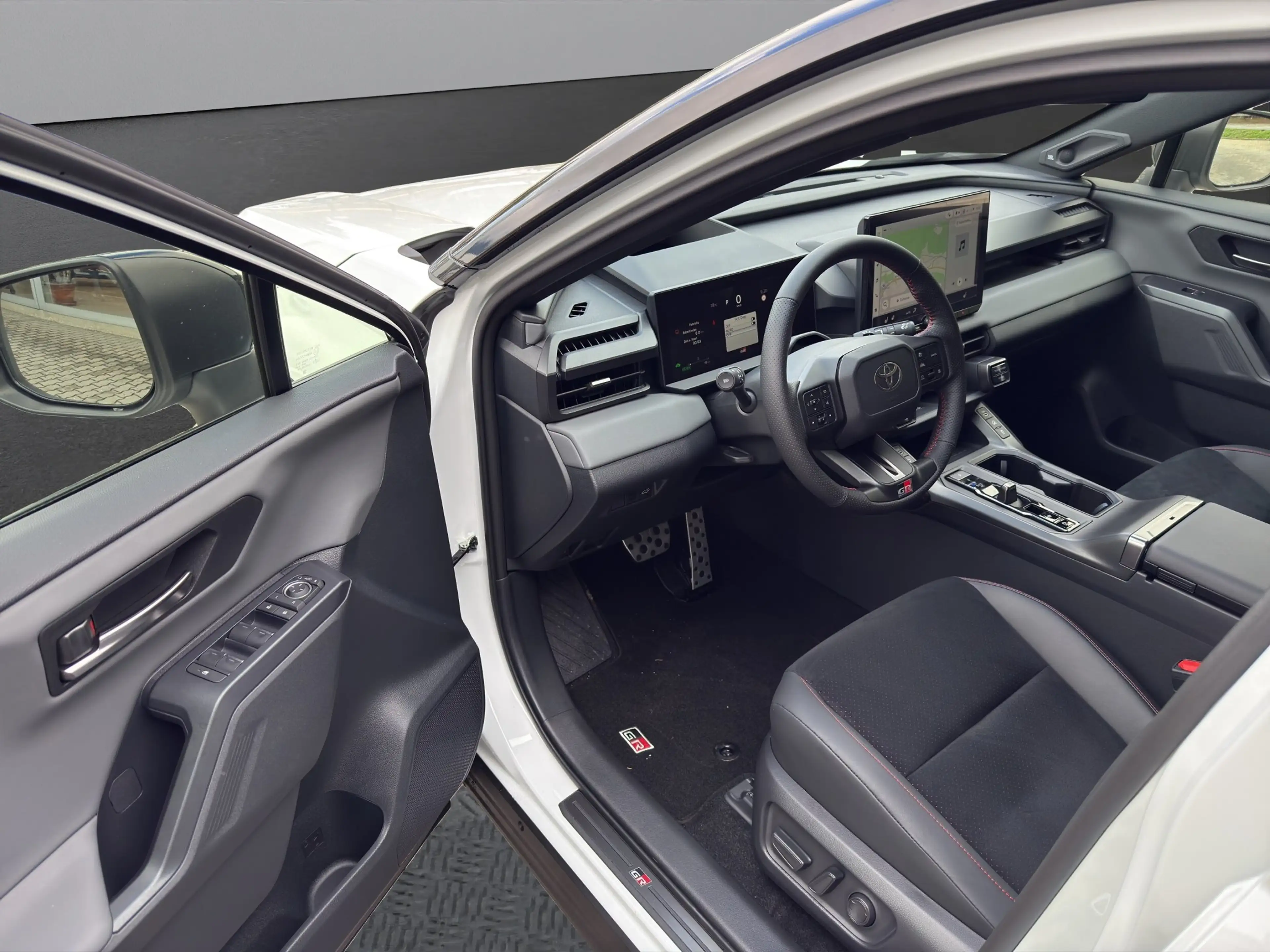 Toyota RAV 4 GR Sport AWD 2.5 Hybrid Automatikgetriebe — photo 10