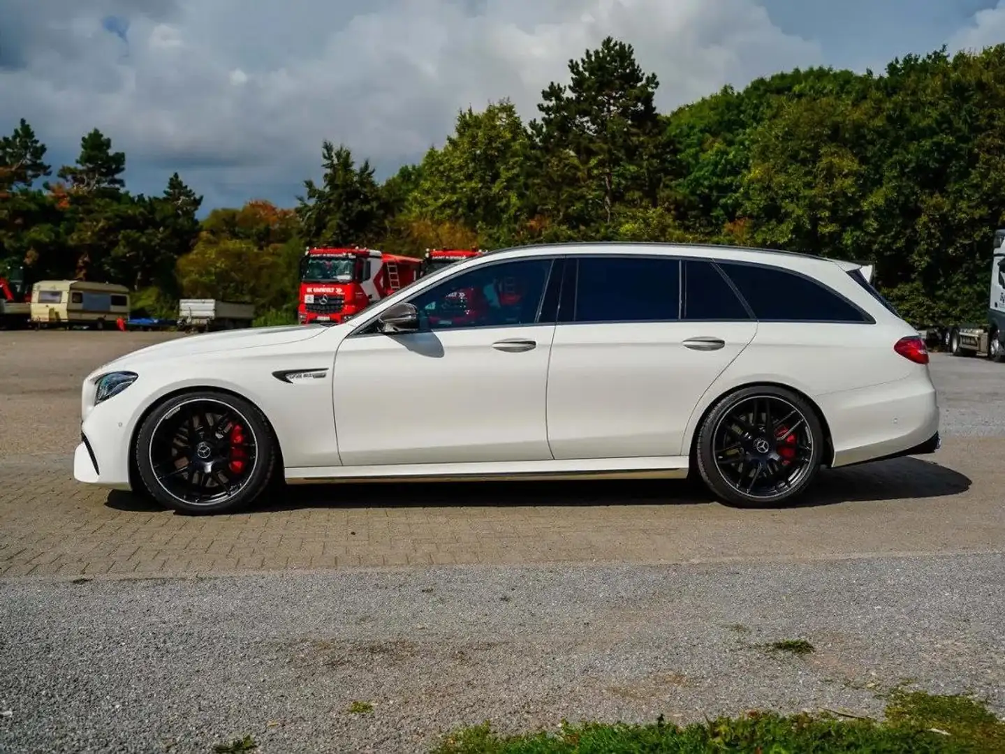 Mercedes-Benz E 63 AMG S AMG 4MATIC+ T-Modell mit Brabus B700 Chip Blanco - 2