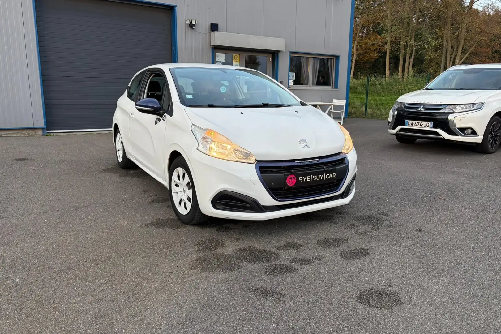 Peugeot 208 1.0i 68ch version Like PHASE 2 distribution ok GARANTIE 12 mois Weiß - 2
