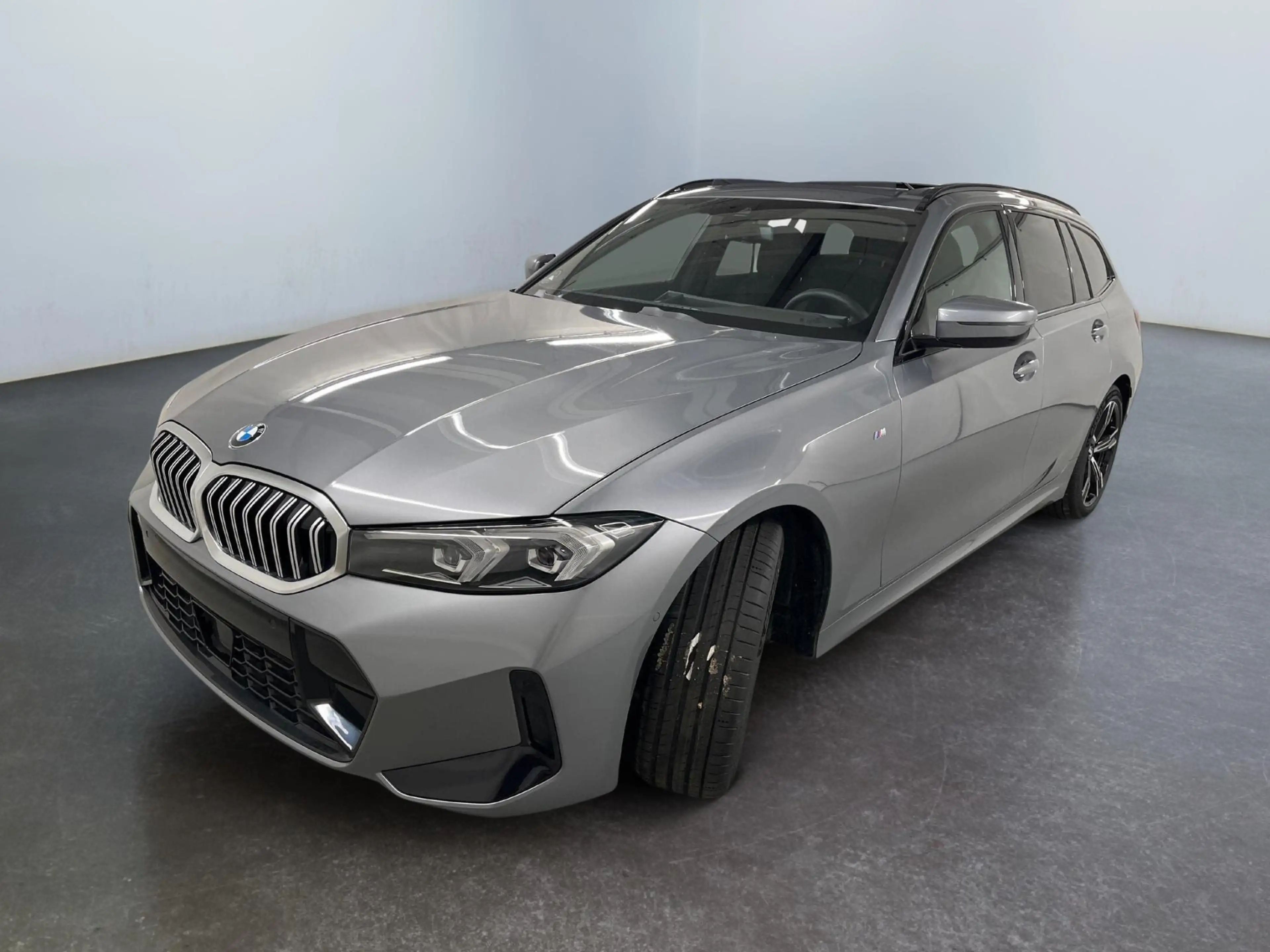 BMW 330 Touring 330i xDrive M Sport 245PS/180kW Steptro... — photo 3