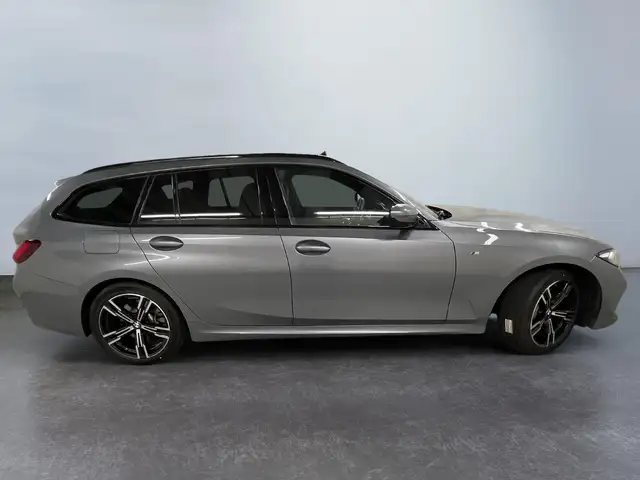 BMW 3 Series view 8