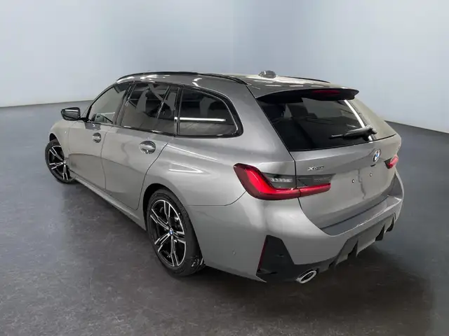 BMW 3 Series view 5