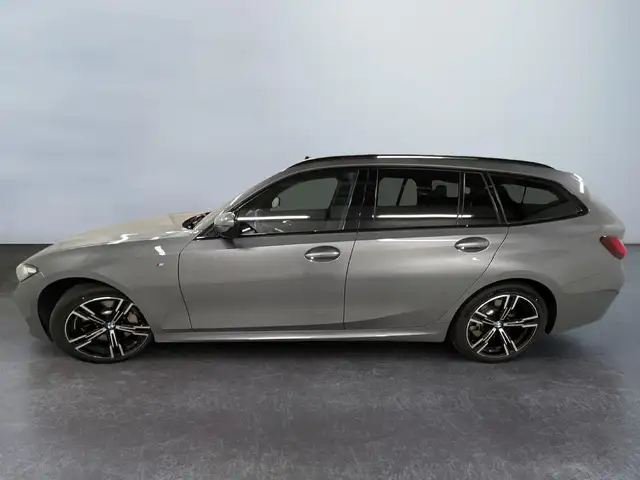 BMW 3 Series view 4