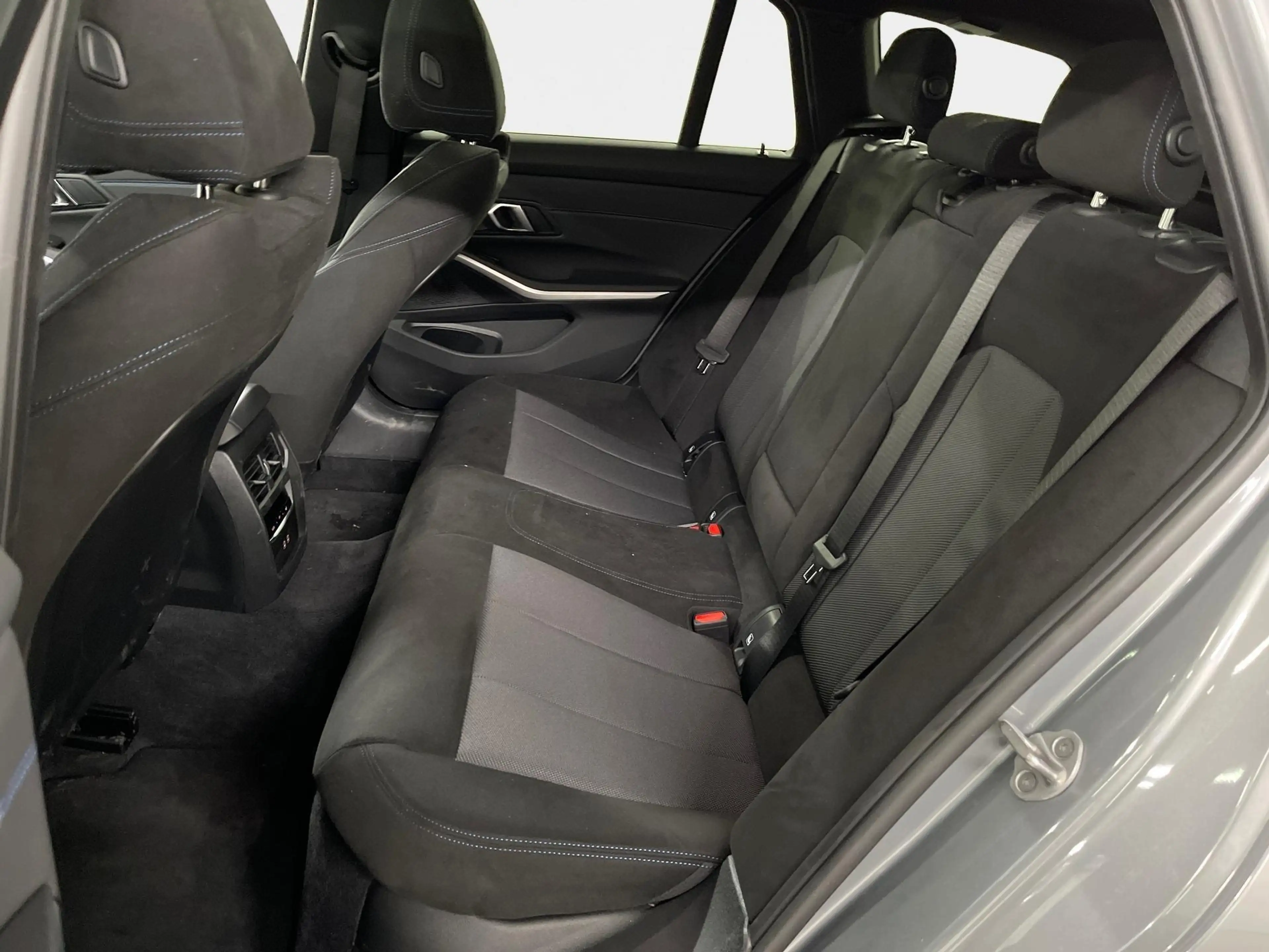 BMW 330 Touring 330i xDrive M Sport 245PS/180kW Steptro... — photo 18