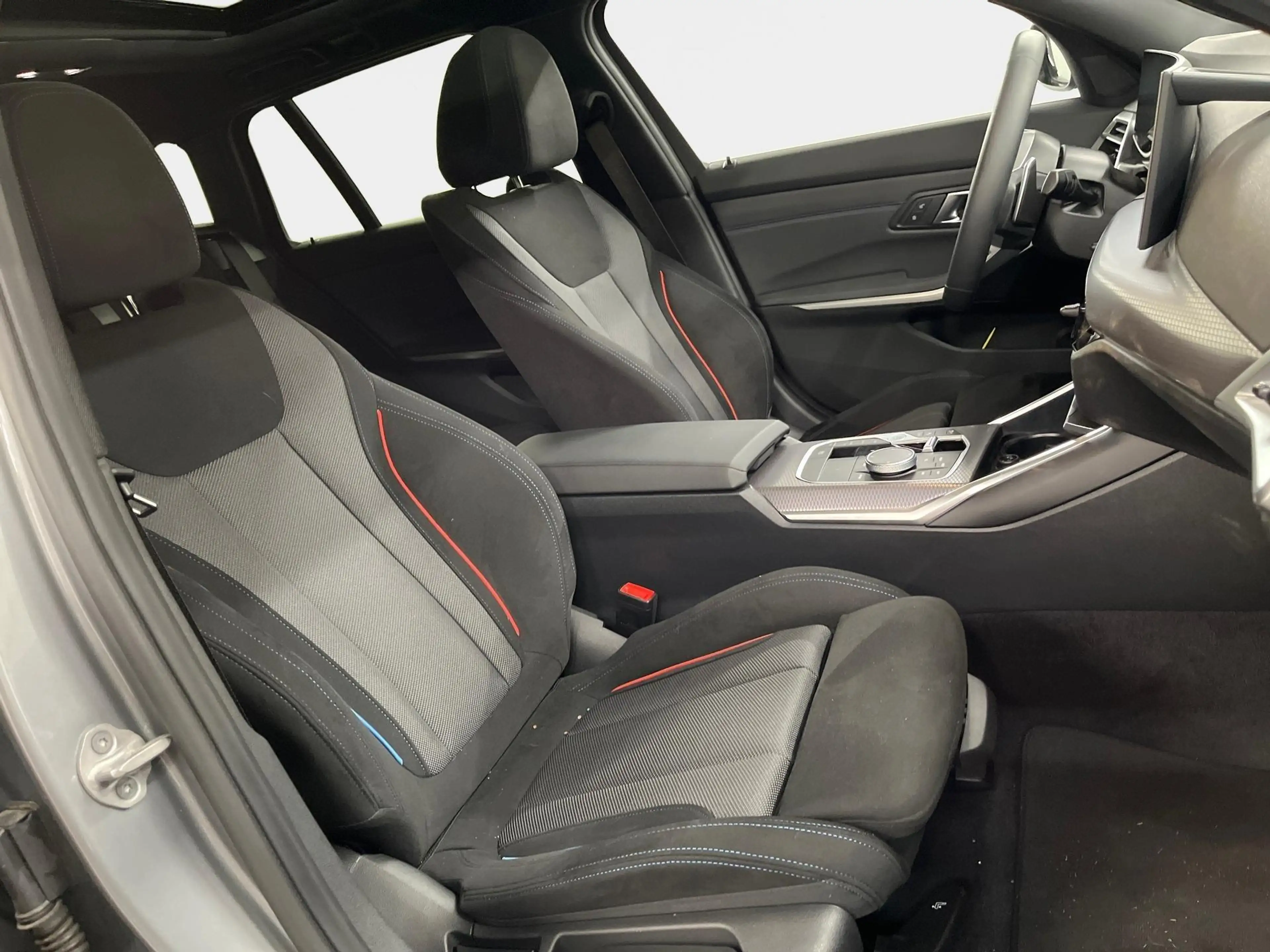 BMW 330 Touring 330i xDrive M Sport 245PS/180kW Steptro... — photo 17