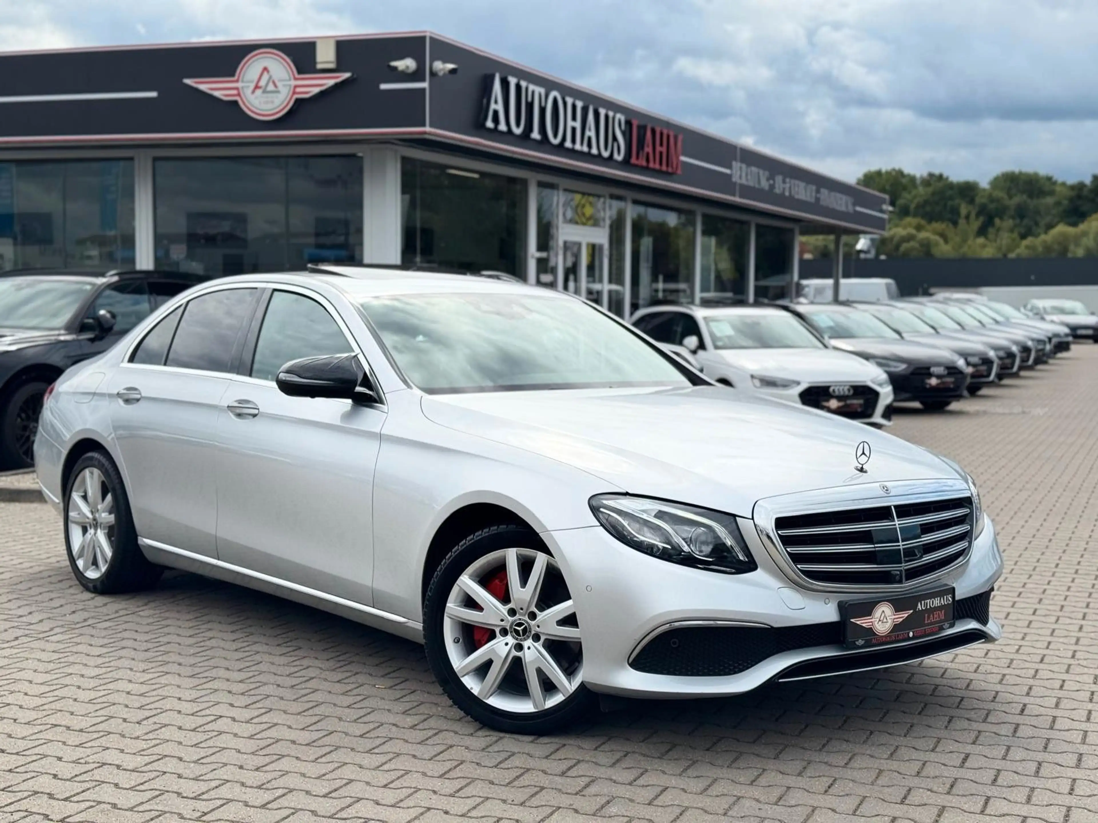 Mercedes-Benz E 350 CDI Lim. 9G-TRONIC"Exclusive"S-DACH*AHK*360