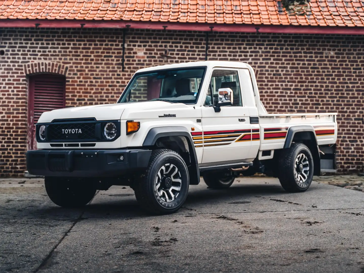 Toyota Land Cruiser GRJ79 70 serie Weiß - 1