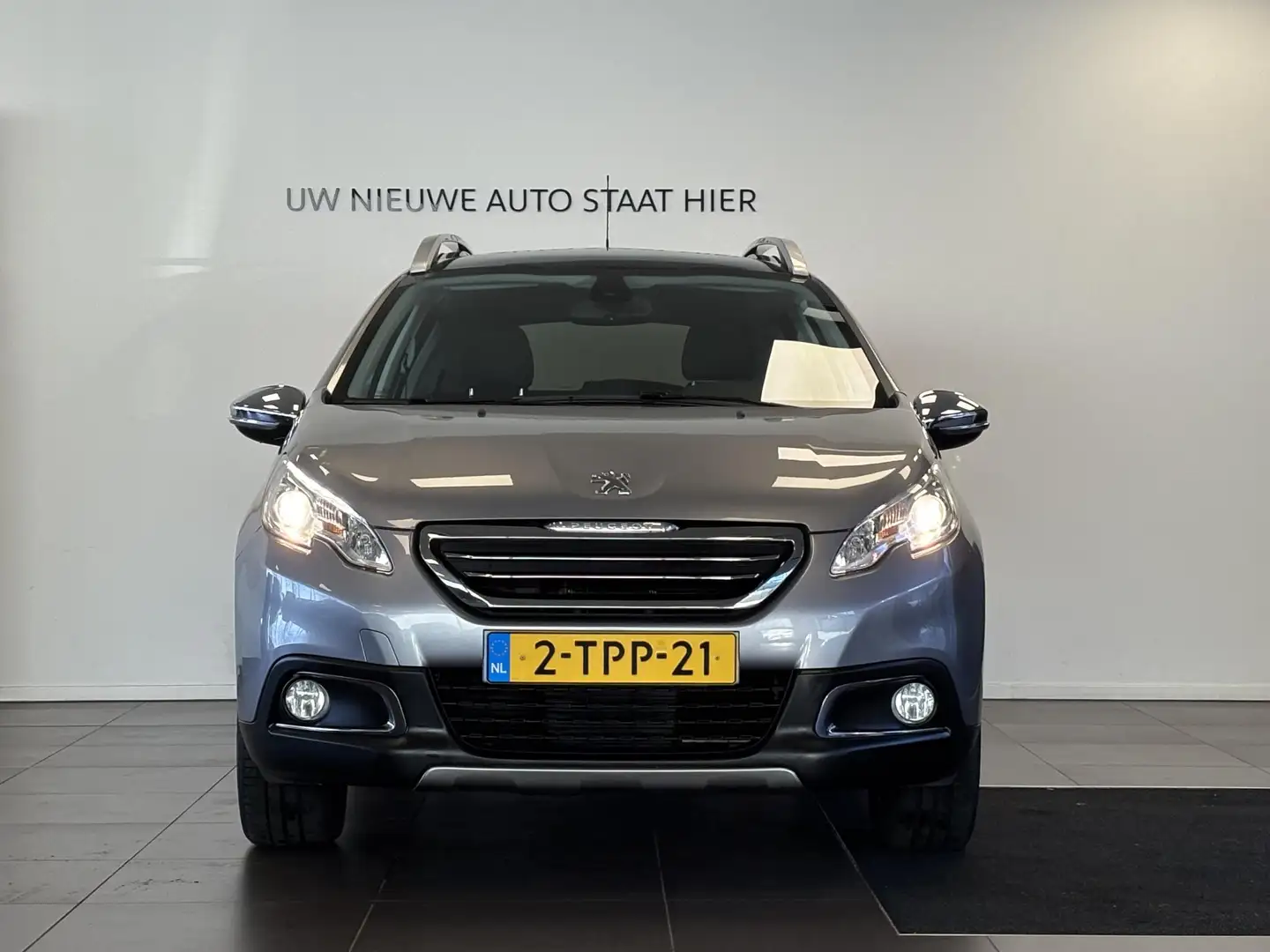 Peugeot 2008 Allure Pack Premium Plus 1.2 82pk ETG5 | PANODAK | Grau - 2