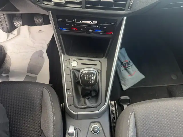 Volkswagen Taigo view 4